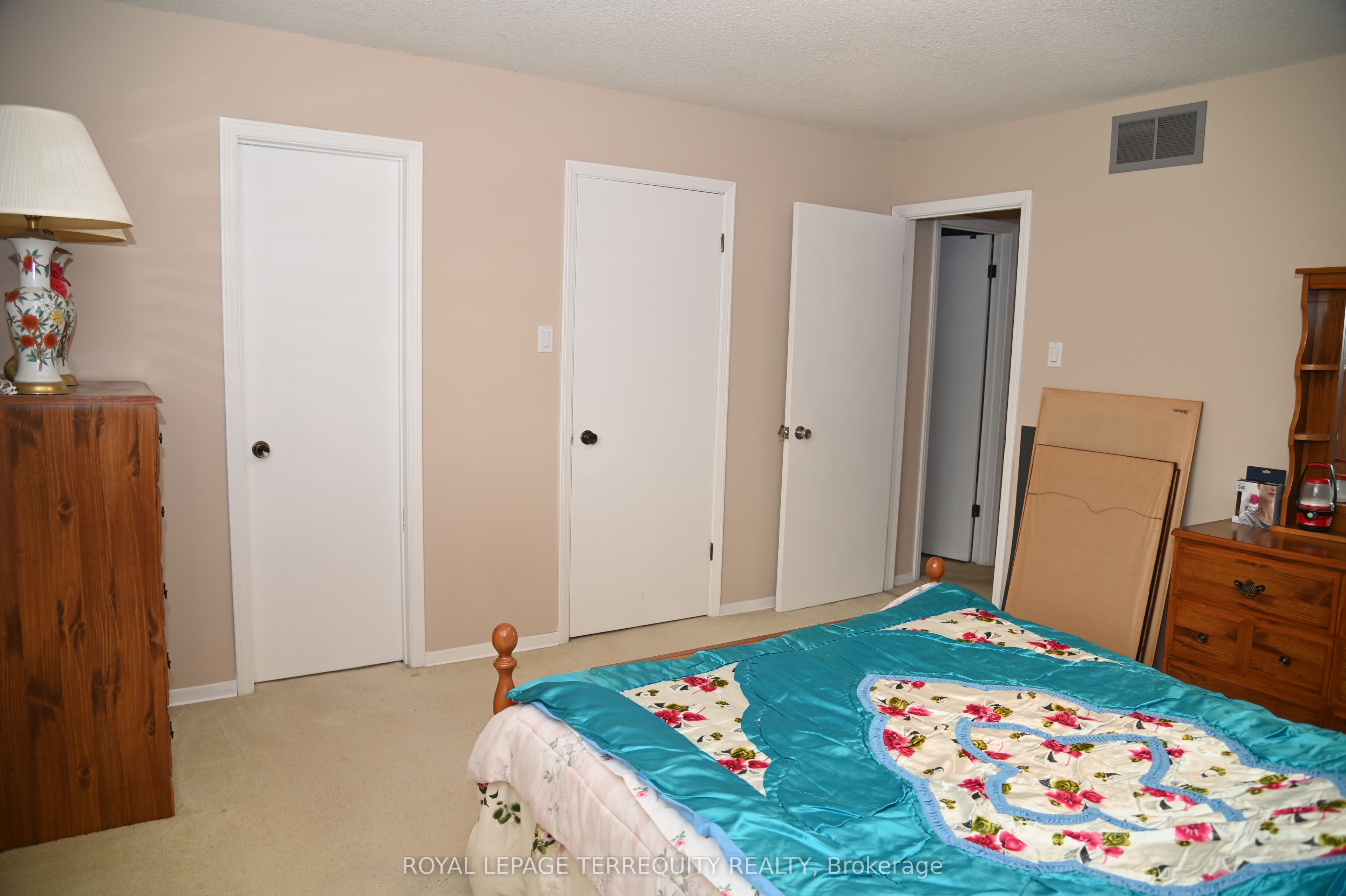 22 White Heather Boulevard Property Photo 14