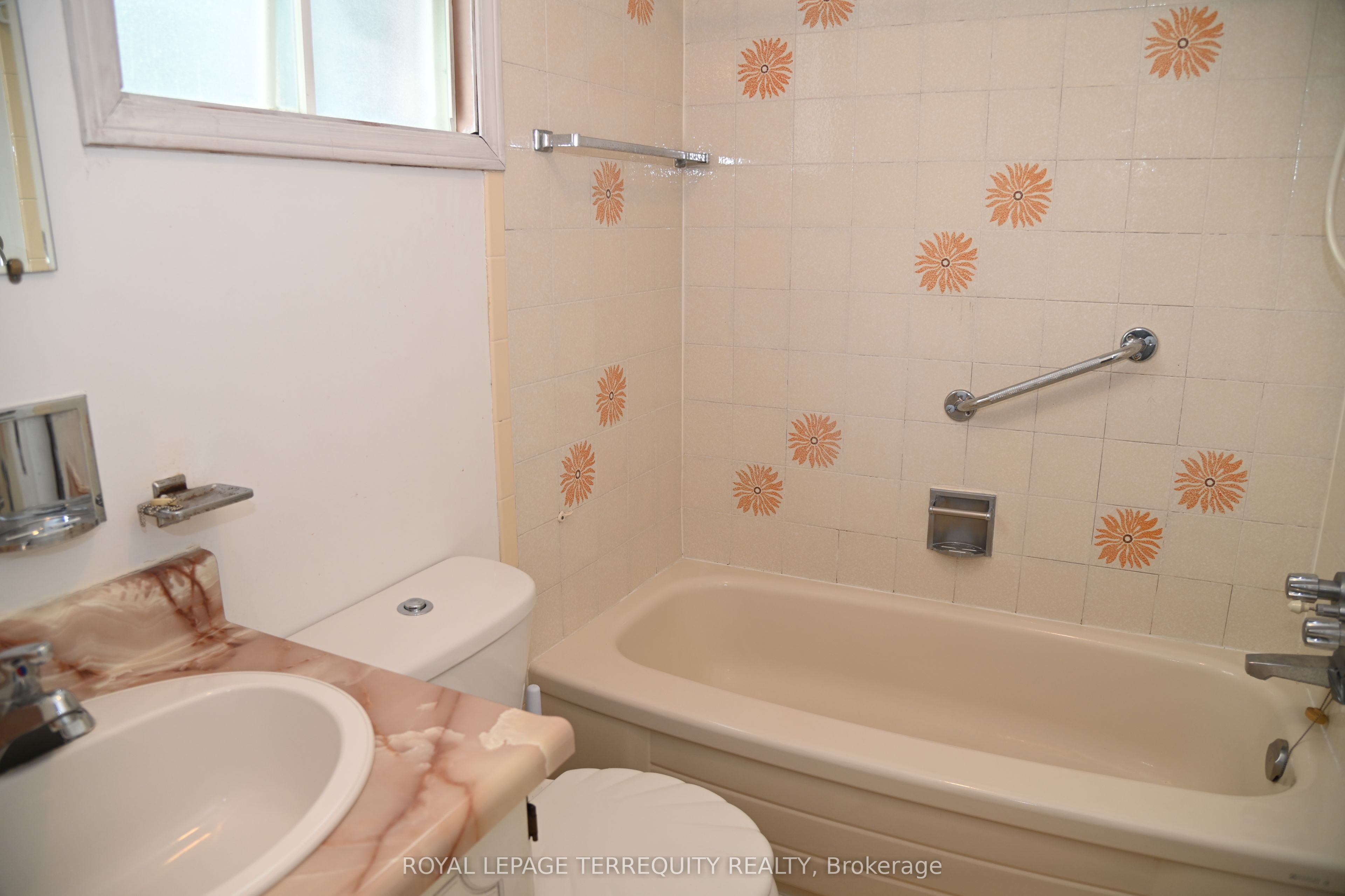 22 White Heather Boulevard Property Photo 15