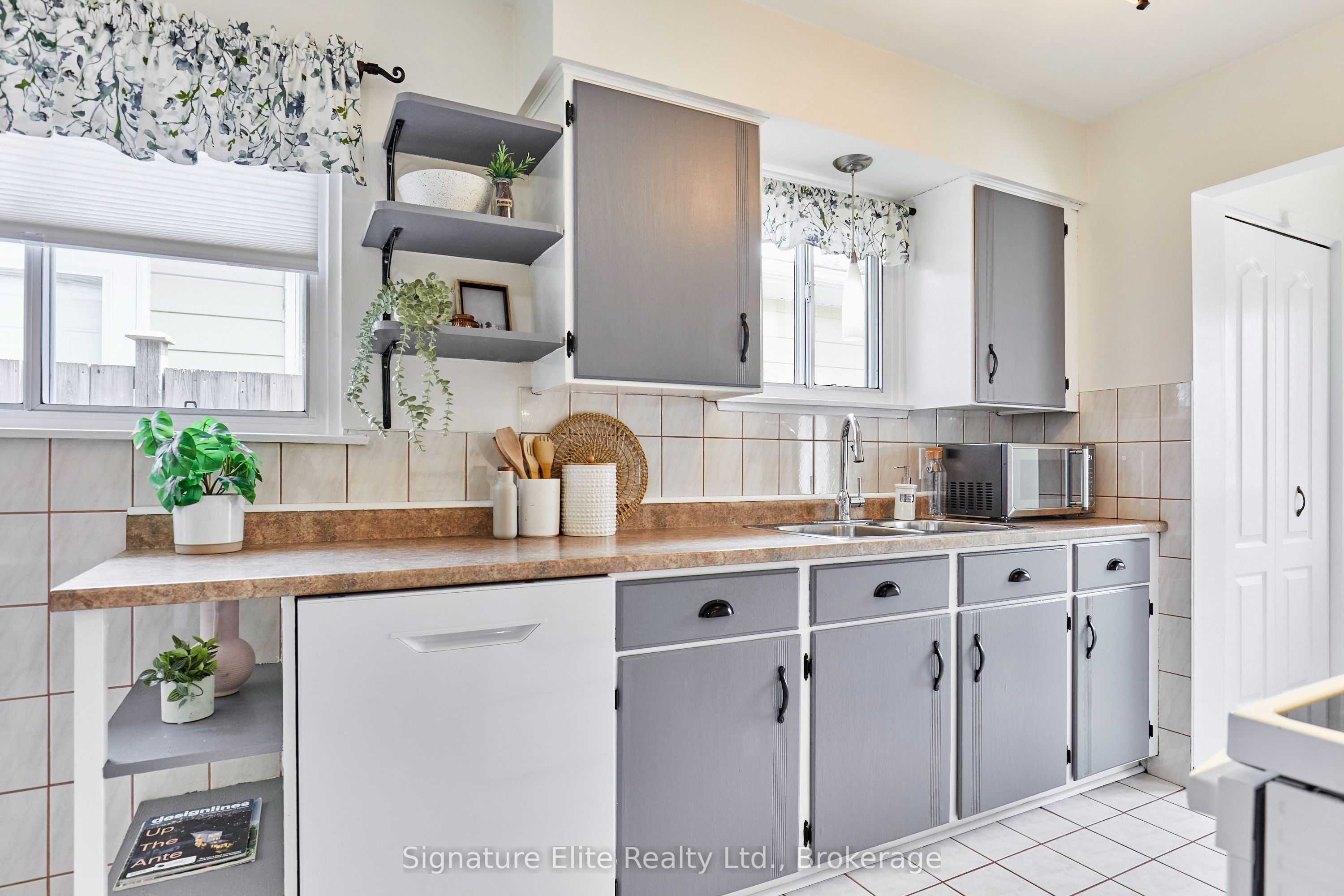 316 Burrows Hall Boulevard Property Photo 3