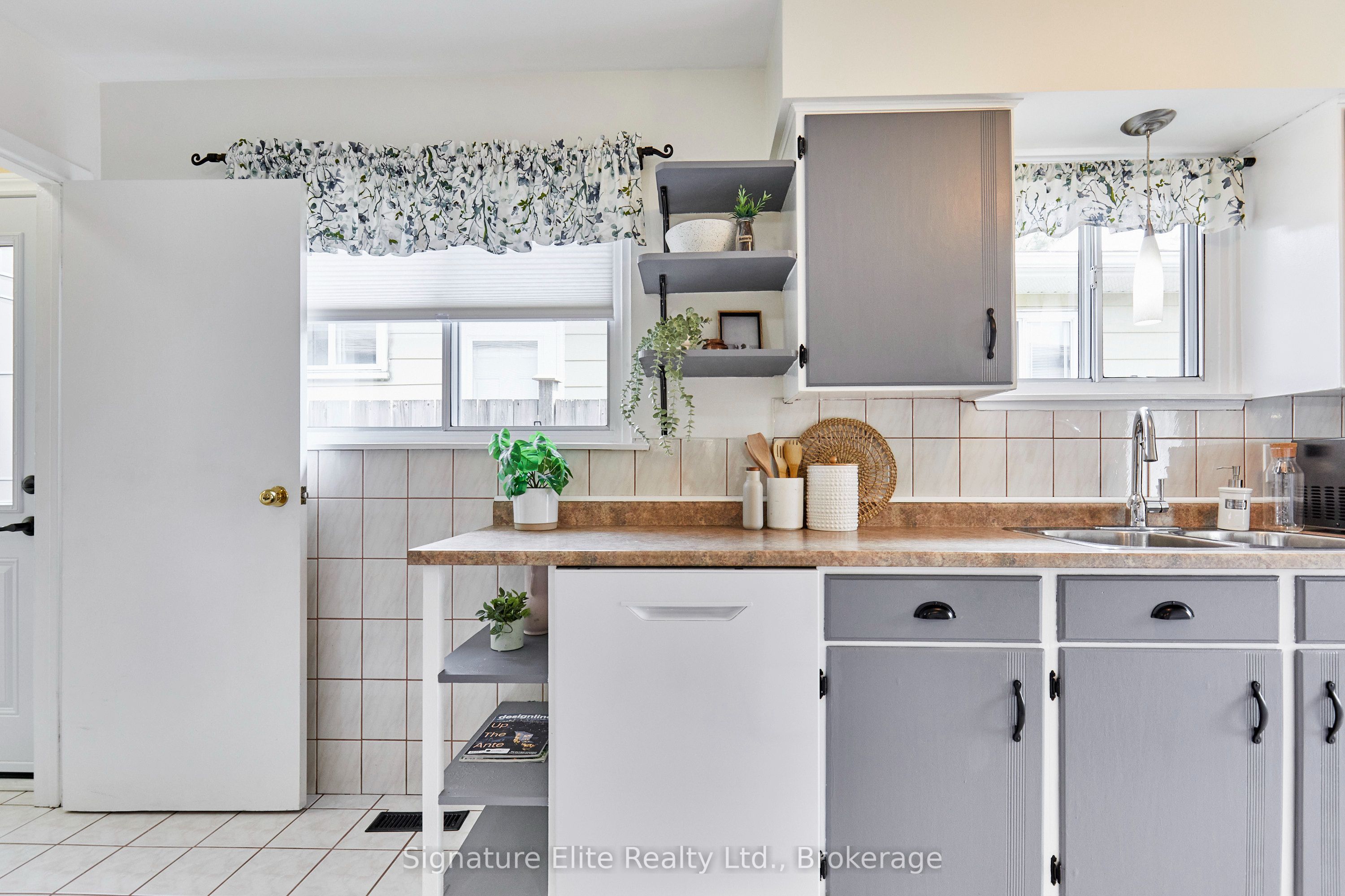 316 Burrows Hall Boulevard Property Photo 12