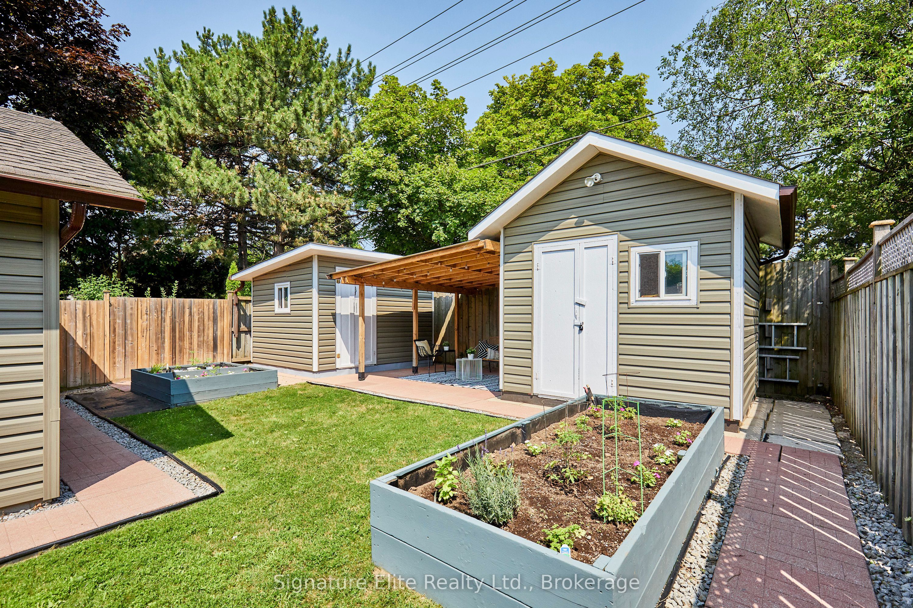 316 Burrows Hall Boulevard Property Photo 17