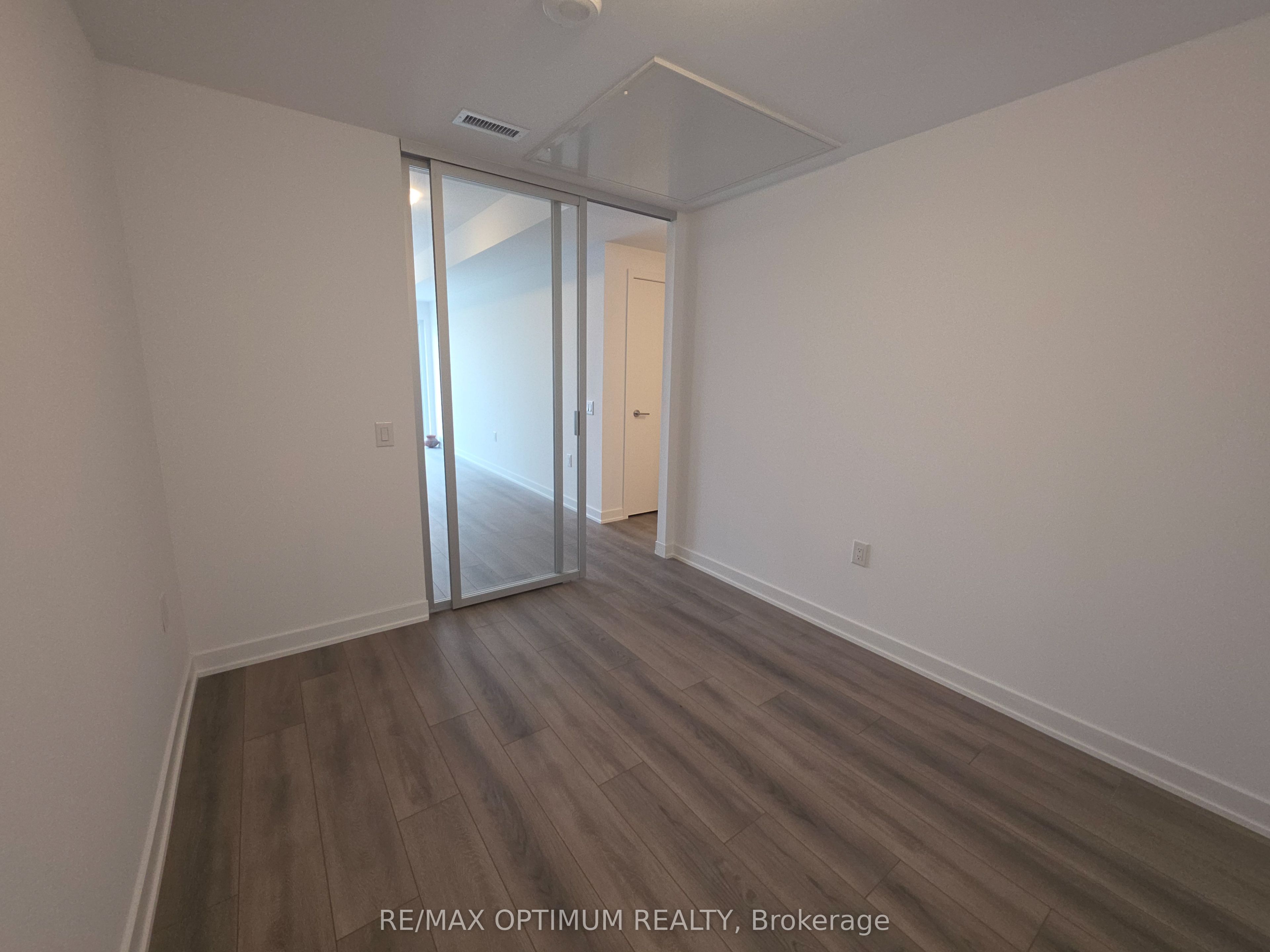 7437 Kingston Road 705b Property Photo 12
