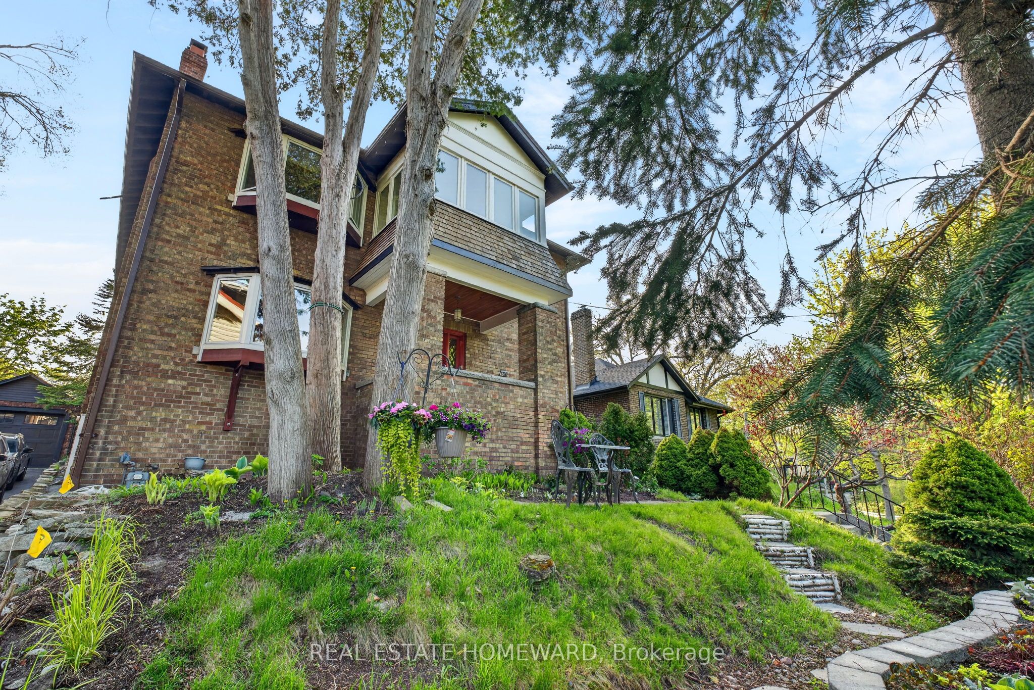 128 Glen Manor Drive