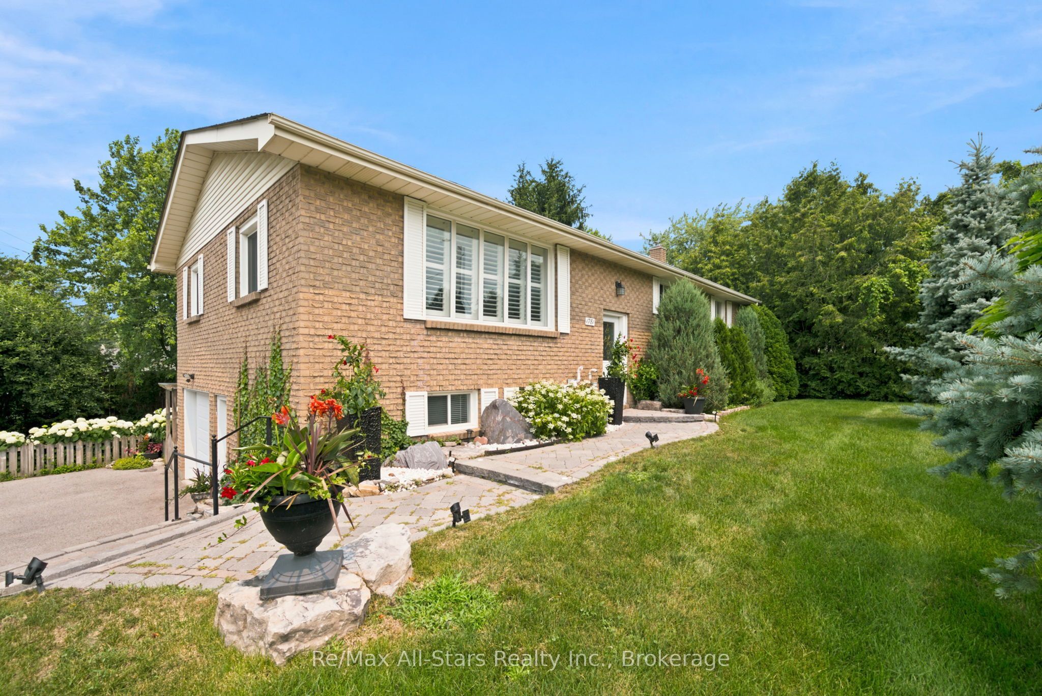 1781 Scugog Street Property Photo 1