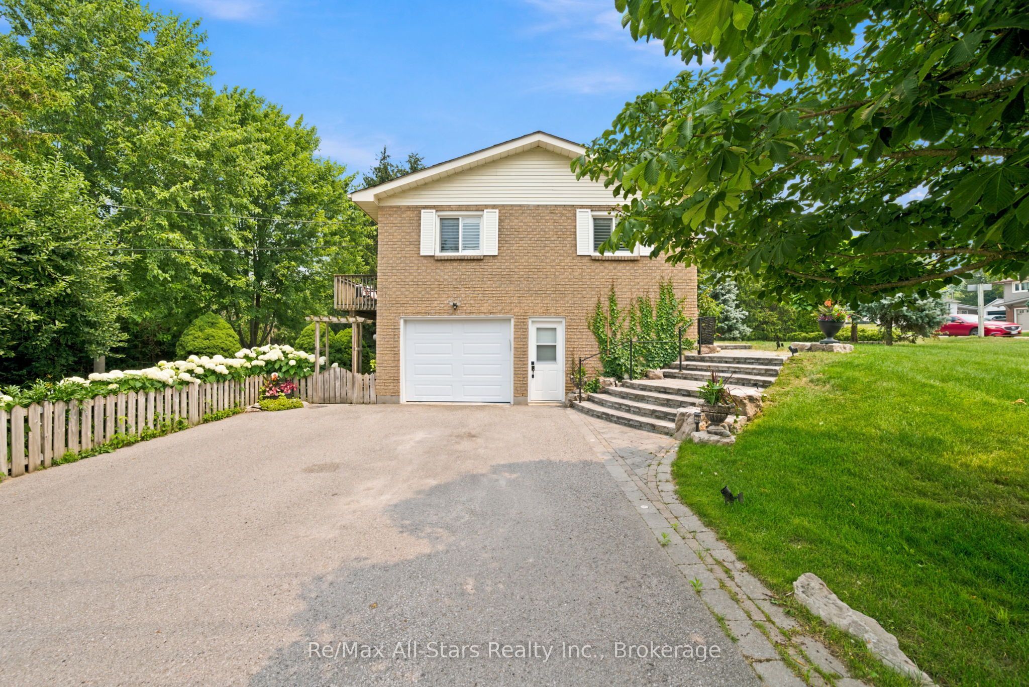 1781 Scugog Street Property Photo 4