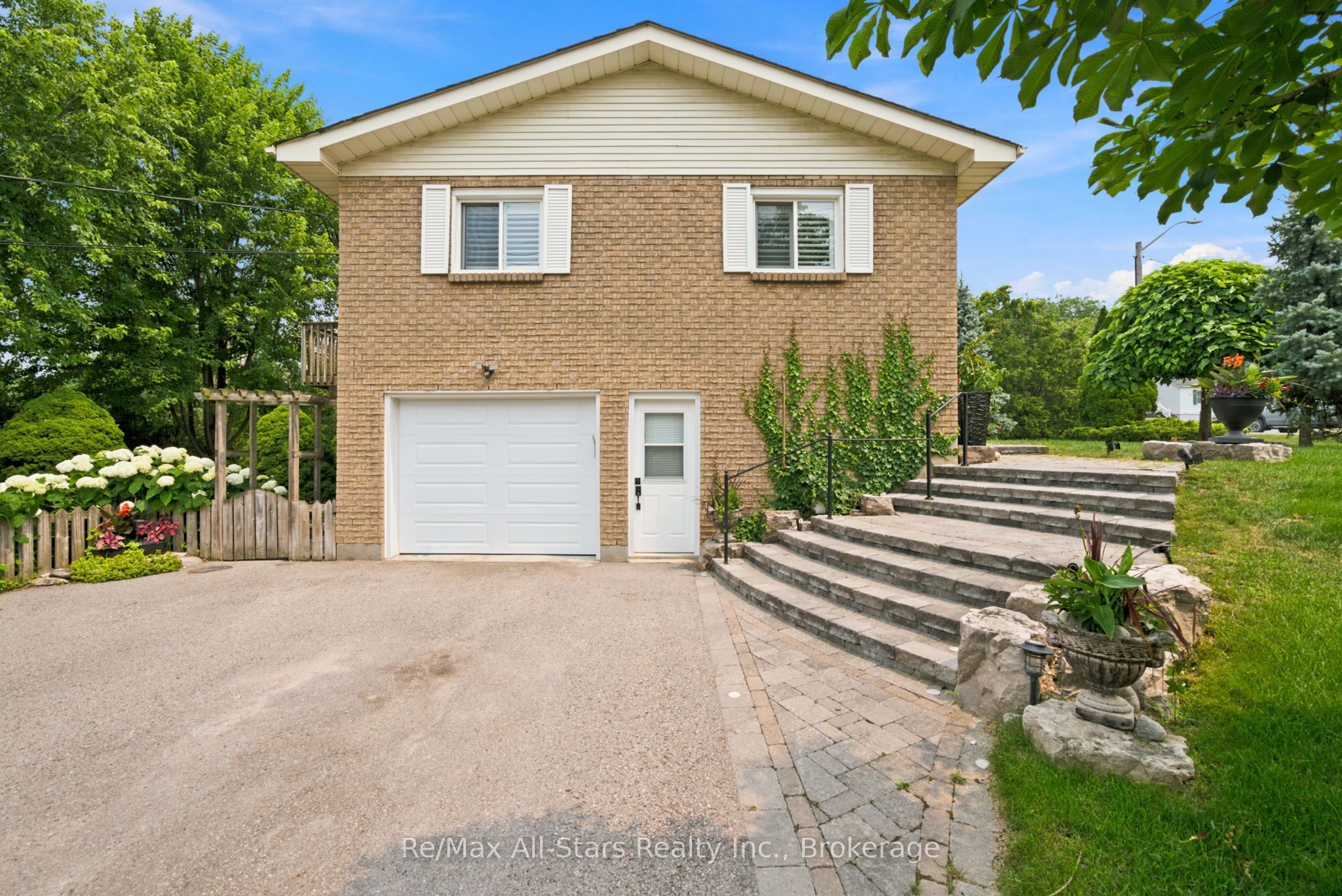 1781 Scugog Street Property Photo 5