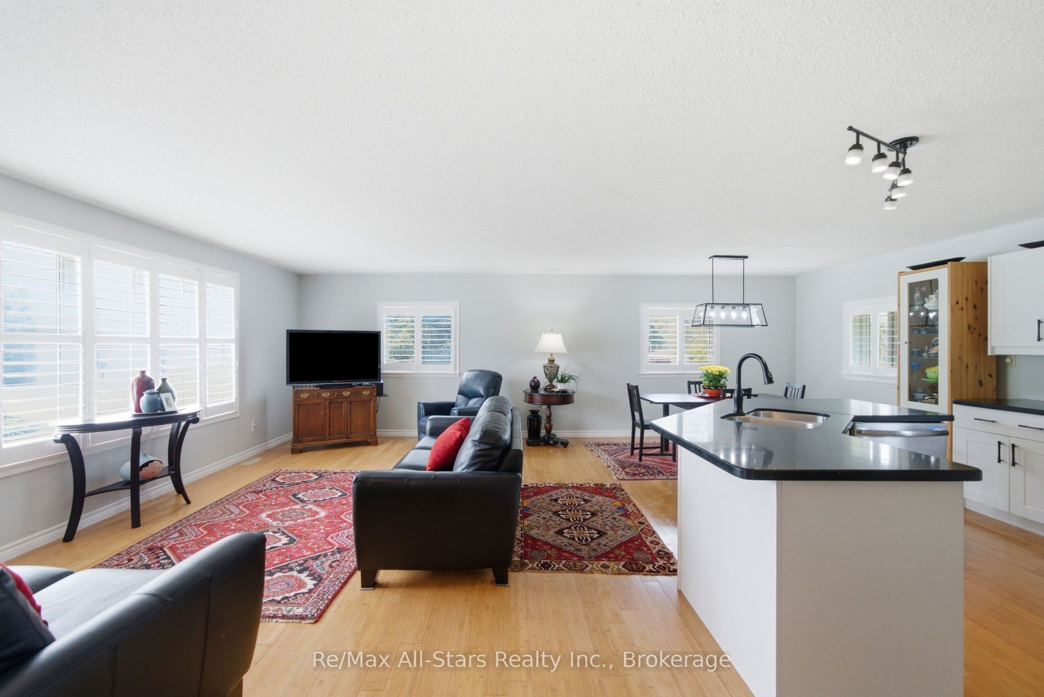1781 Scugog Street Property Photo 13