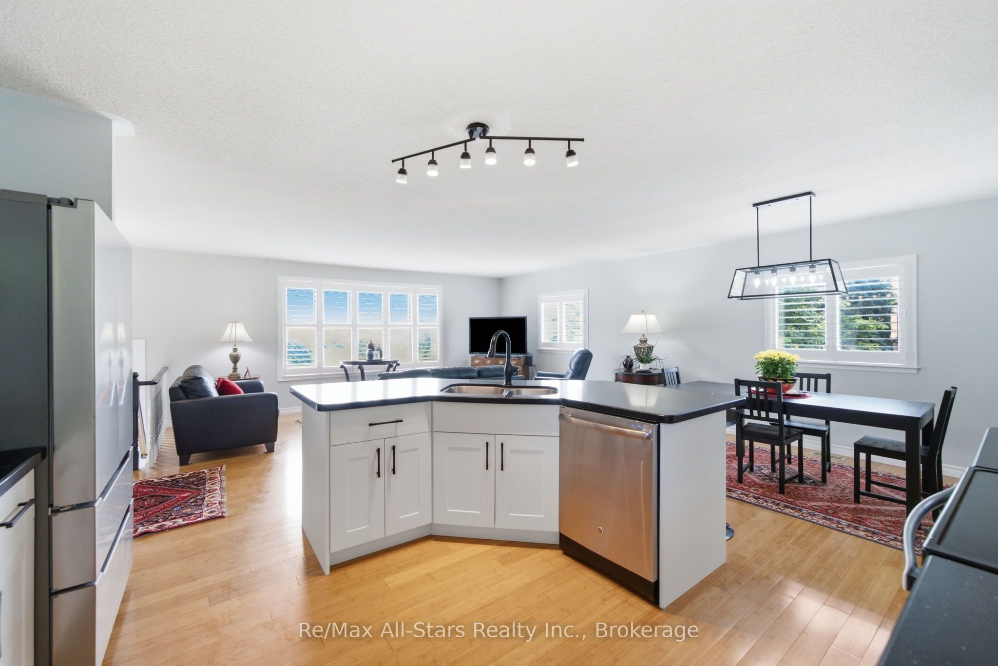1781 Scugog Street Property Photo 19