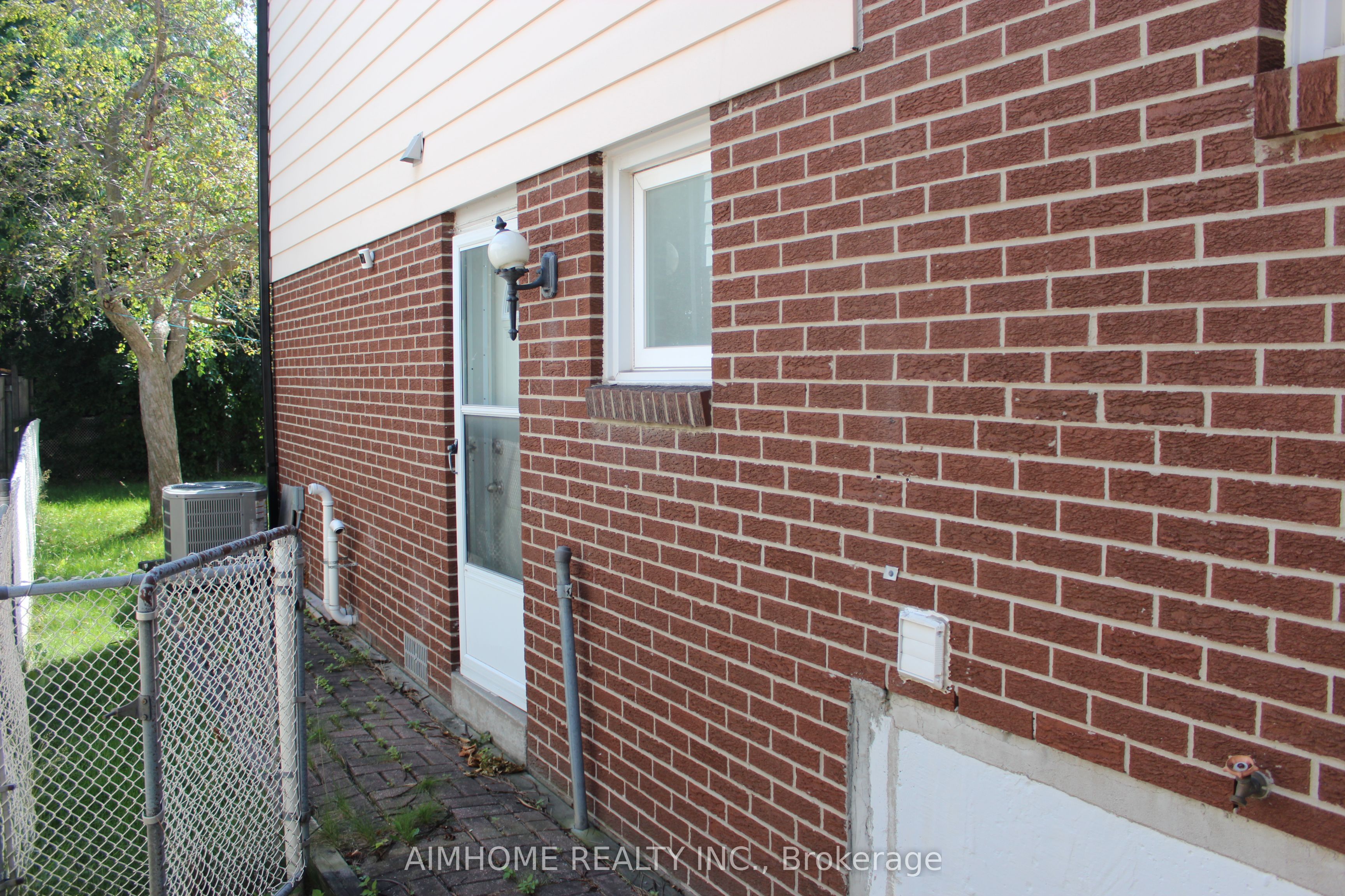 191 Timberbank Boulevard Basement Property Photo 2