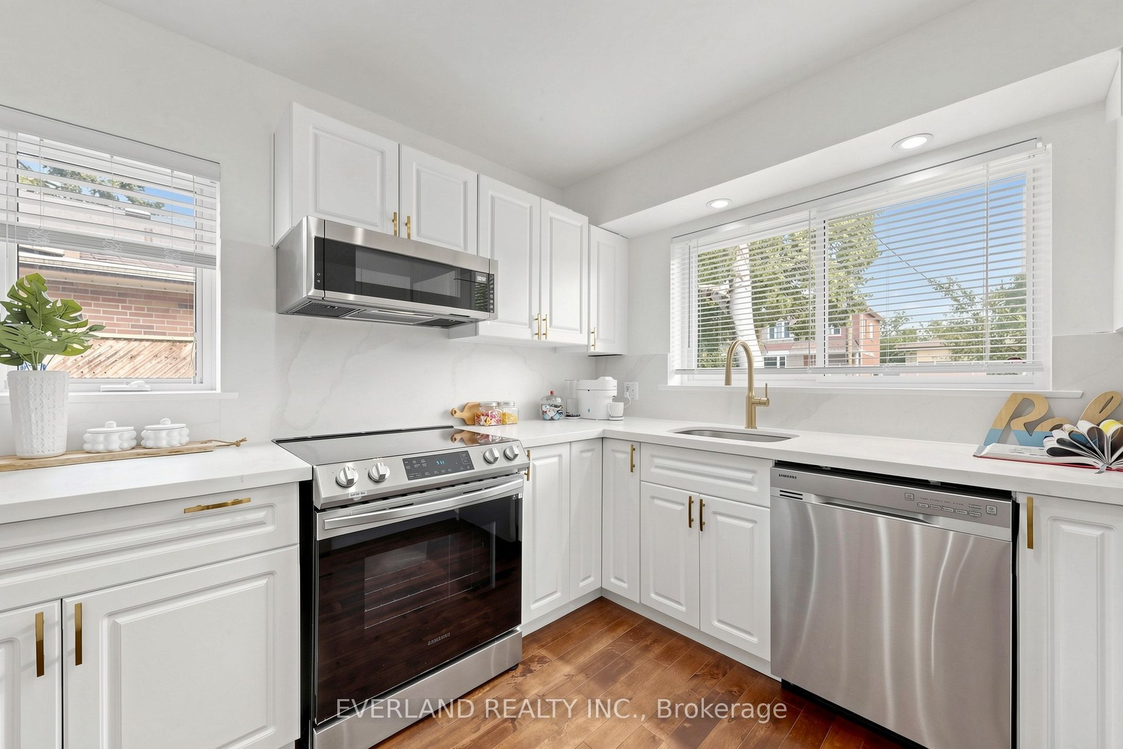 38 Six Nations Avenue Property Photo 7