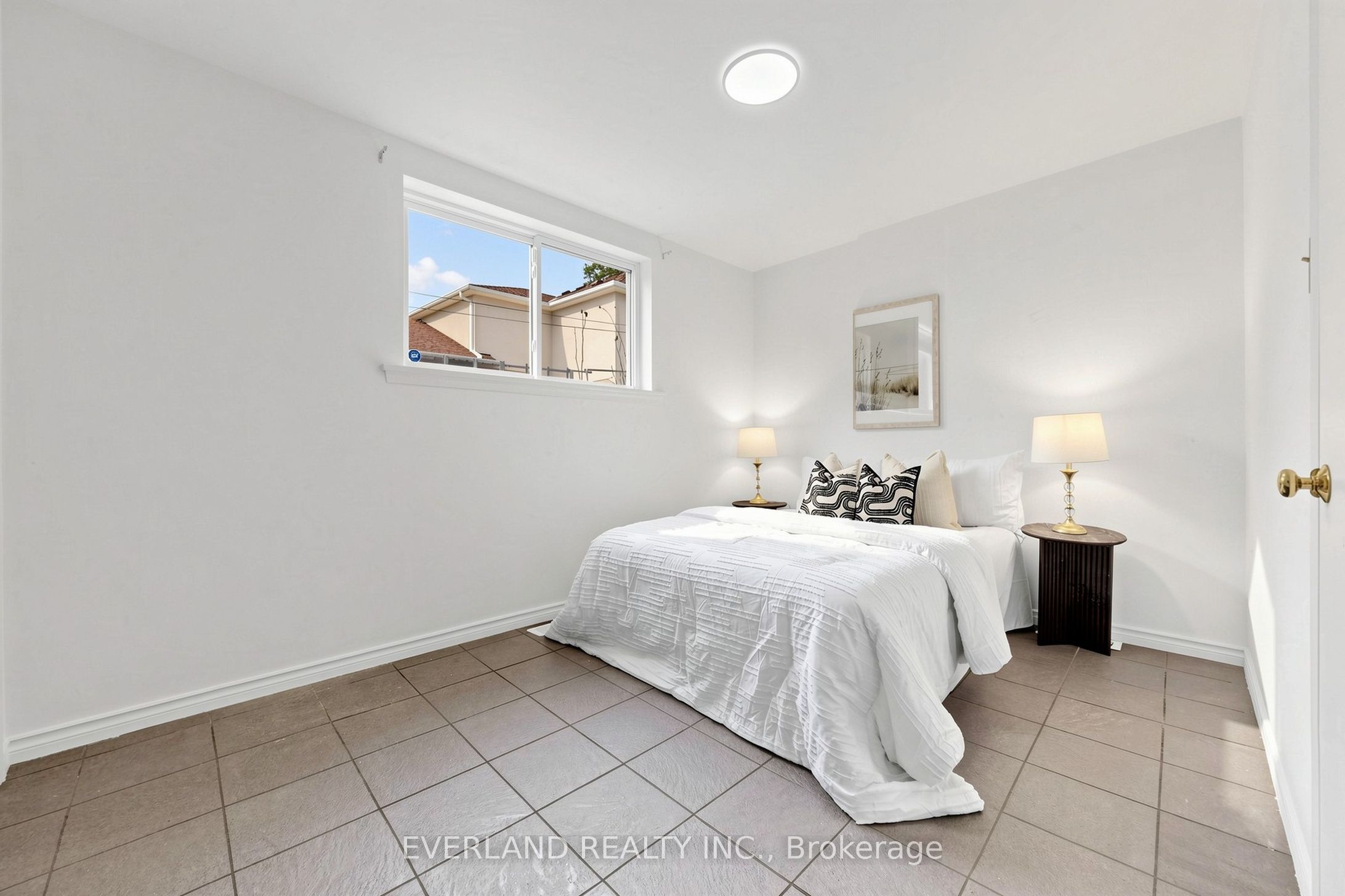 38 Six Nations Avenue Property Photo 11