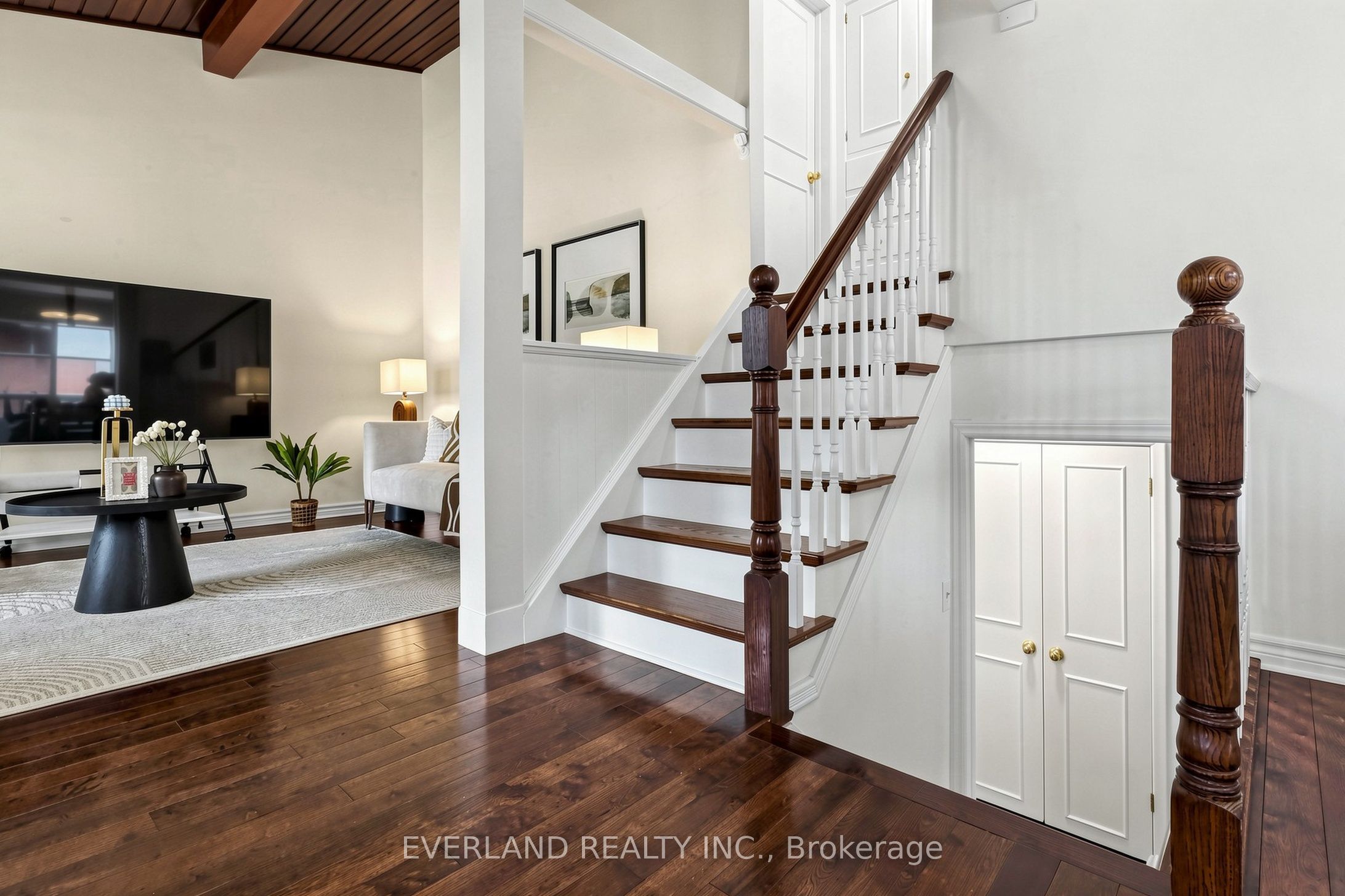 38 Six Nations Avenue Property Photo 14