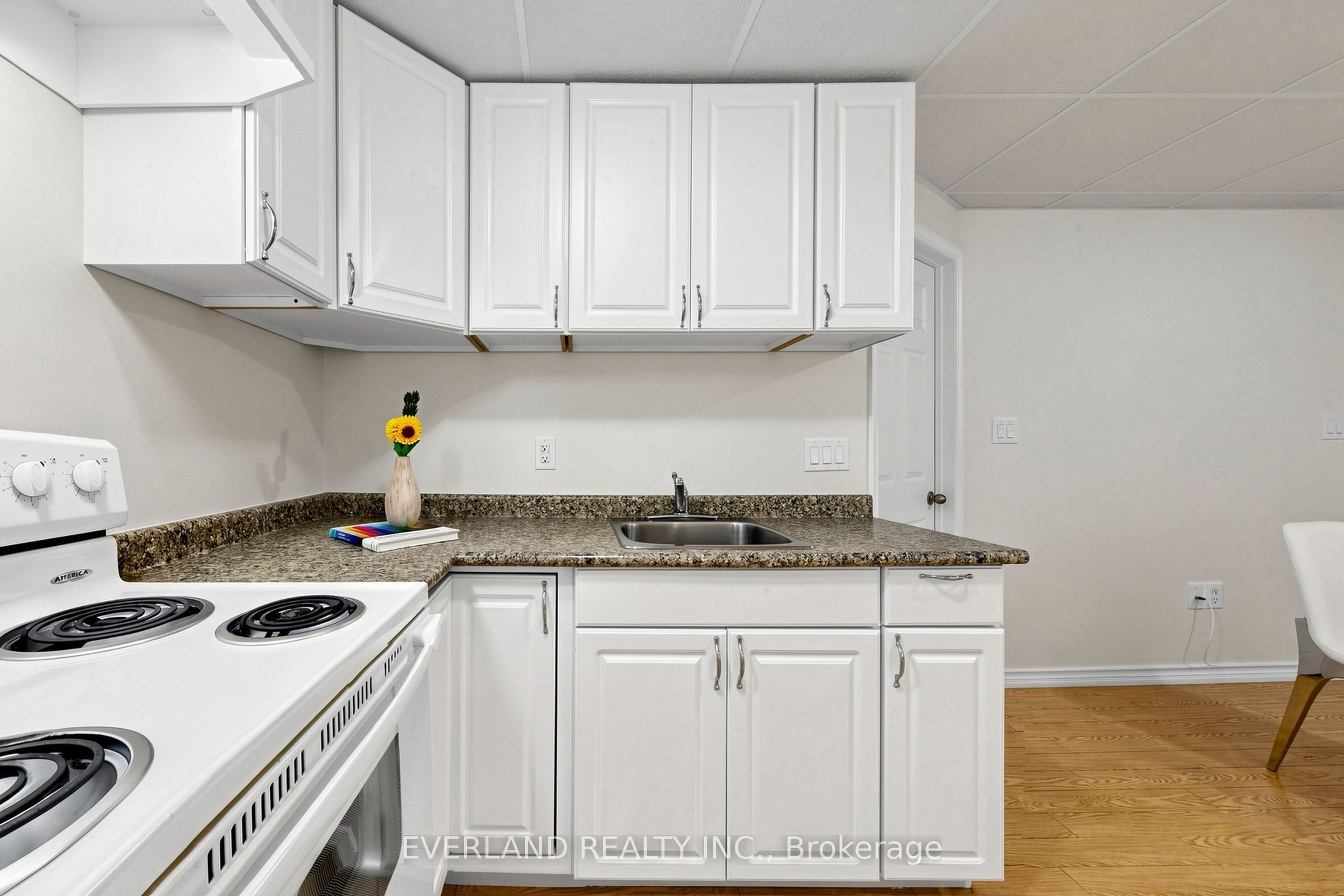 38 Six Nations Avenue Property Photo 27