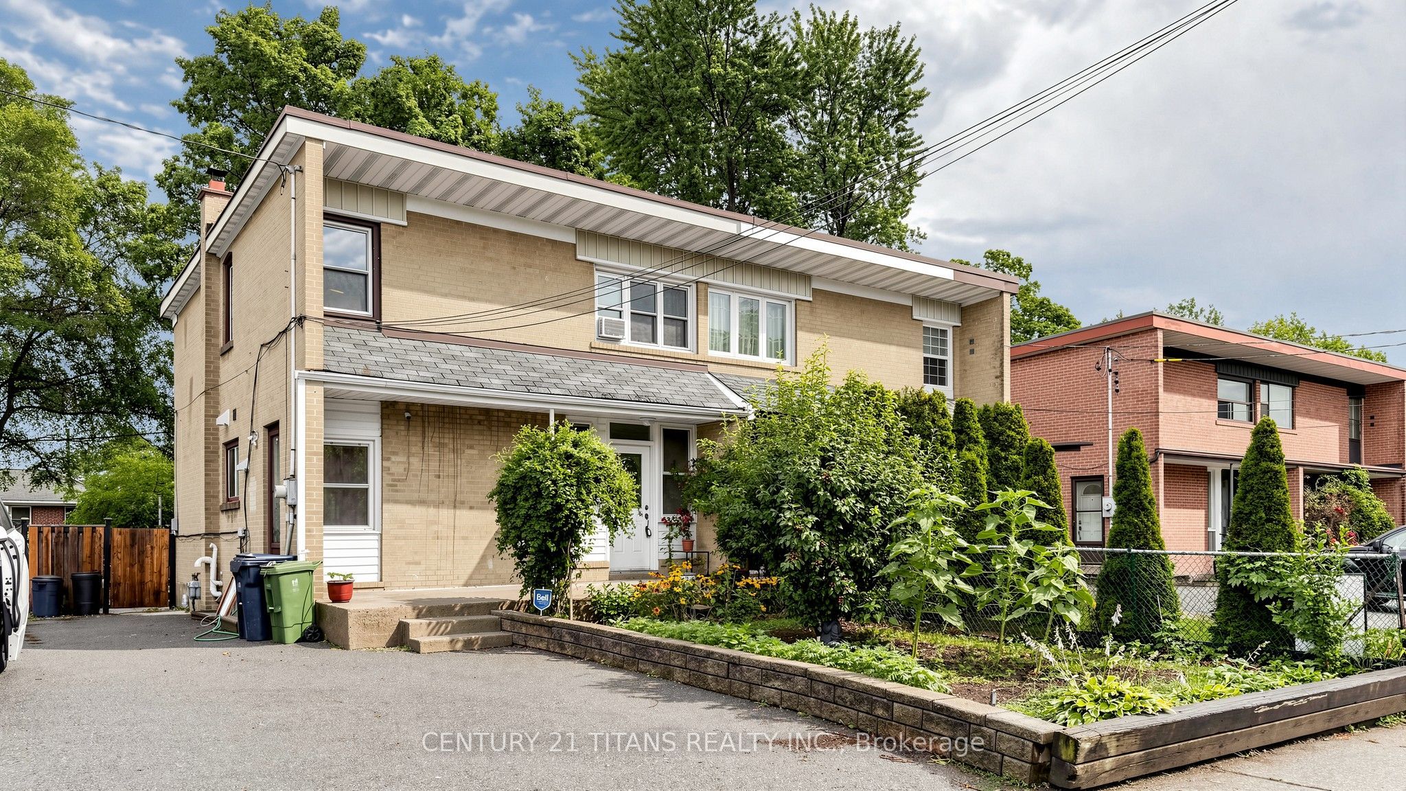 529a Birchmount Road Property Photo 1