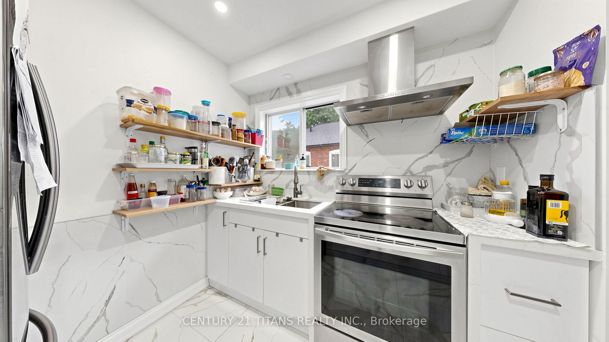 529a Birchmount Road Property Photo 12
