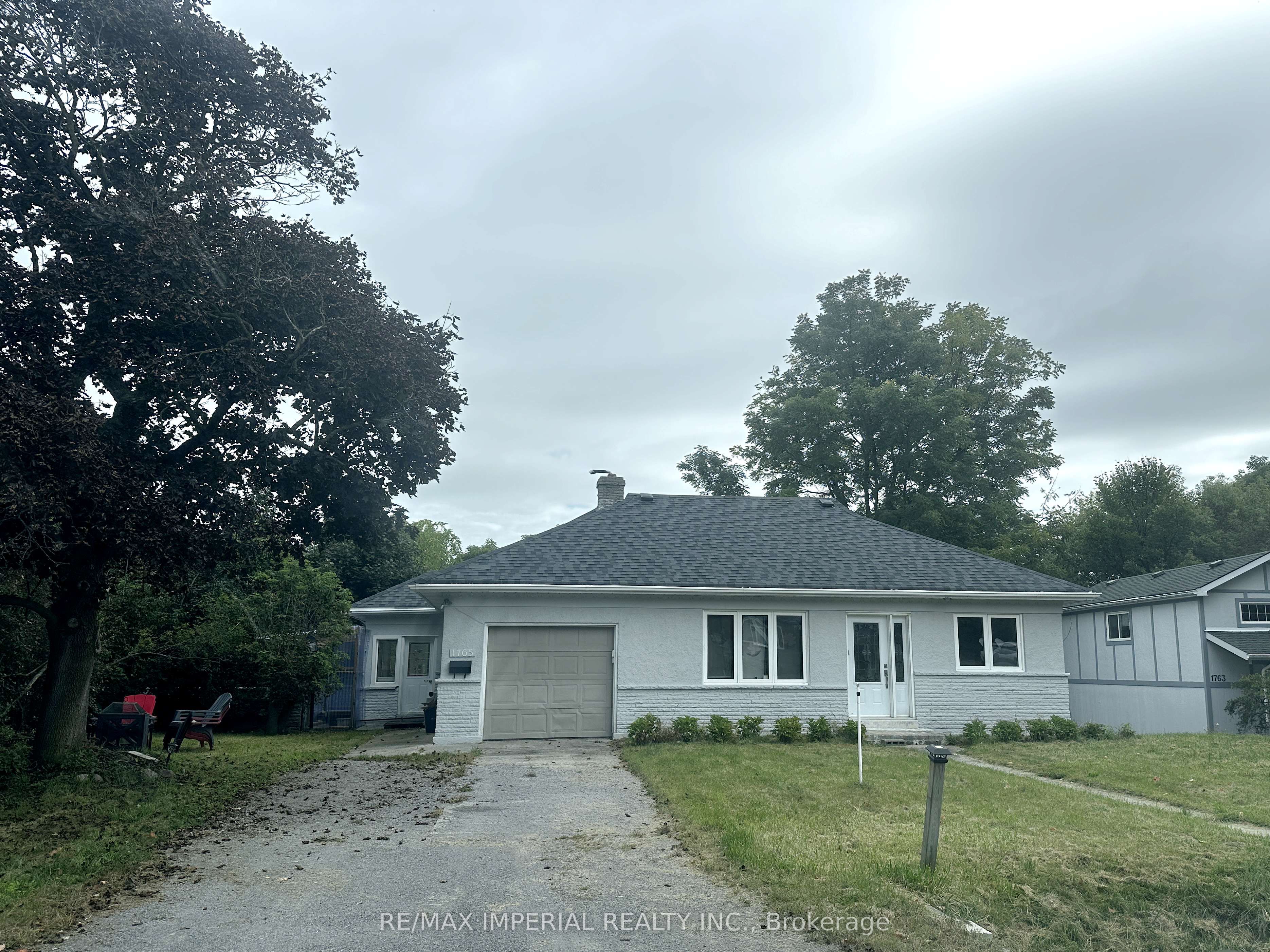 1765 Appleview Road Property Photo 1