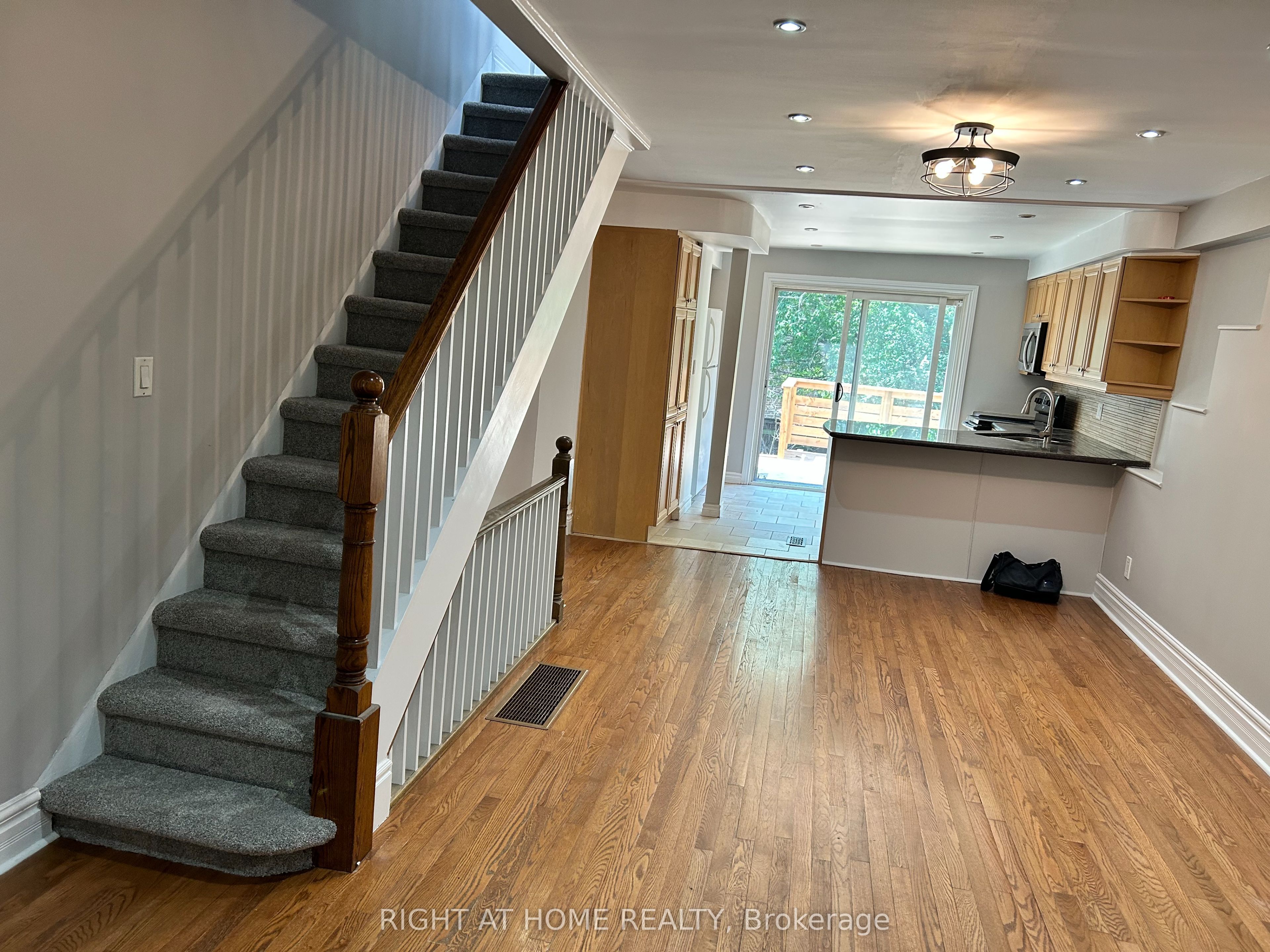 280 Kenilworth Avenue Property Photo 8