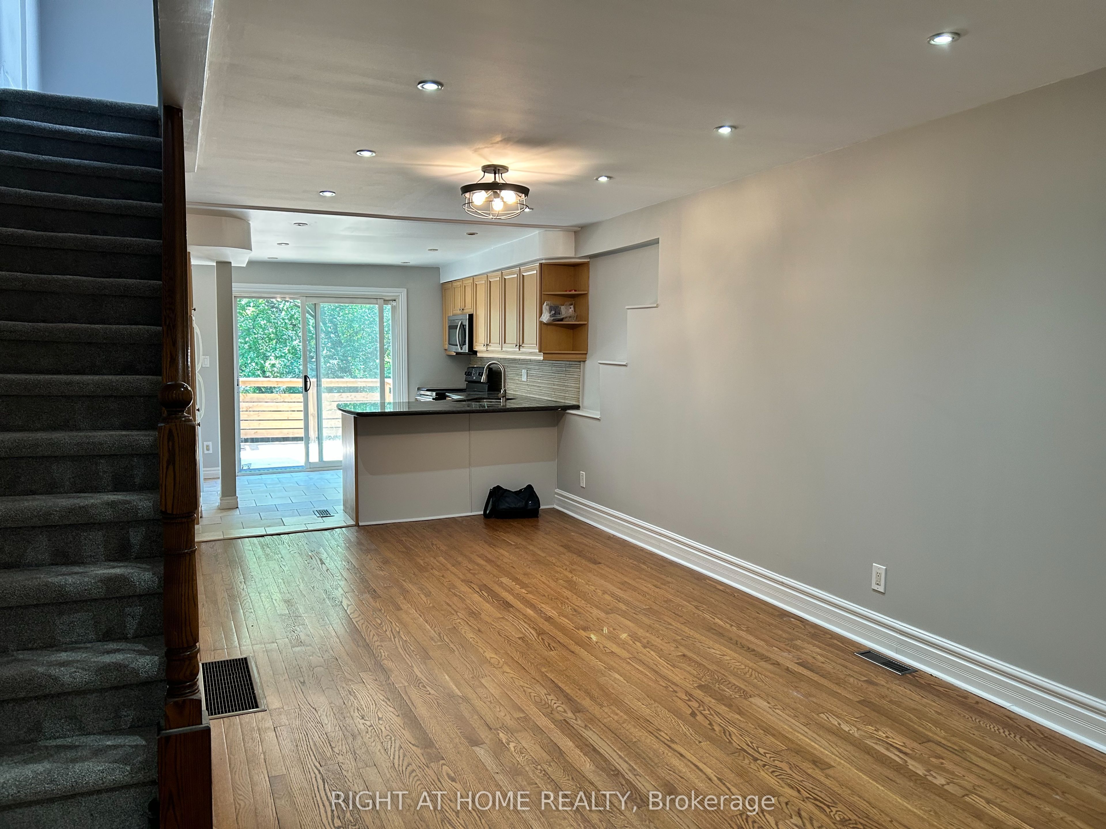 280 Kenilworth Avenue Property Photo 10