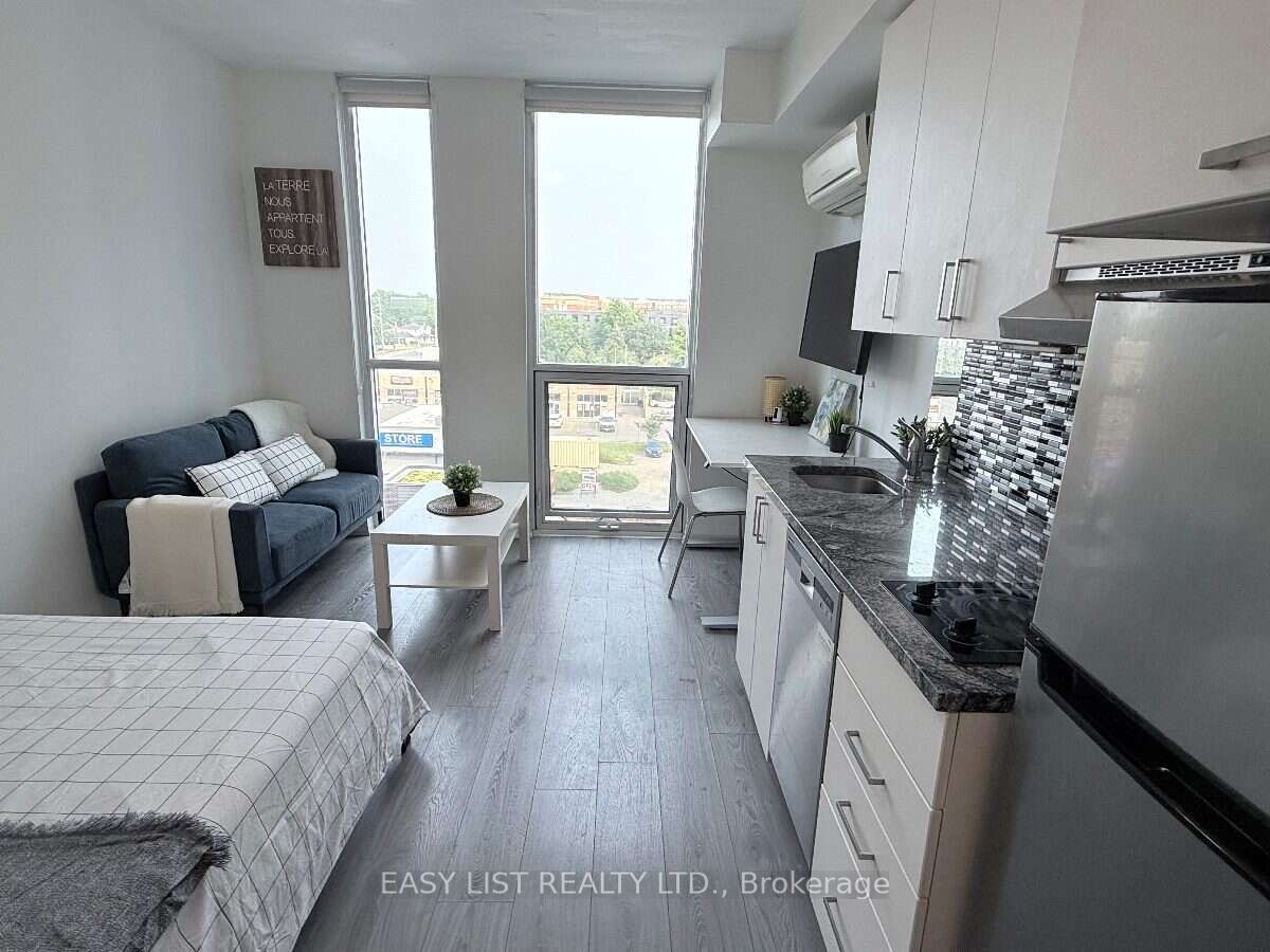 1900 Simcoe Street N 542 Property Photo 8