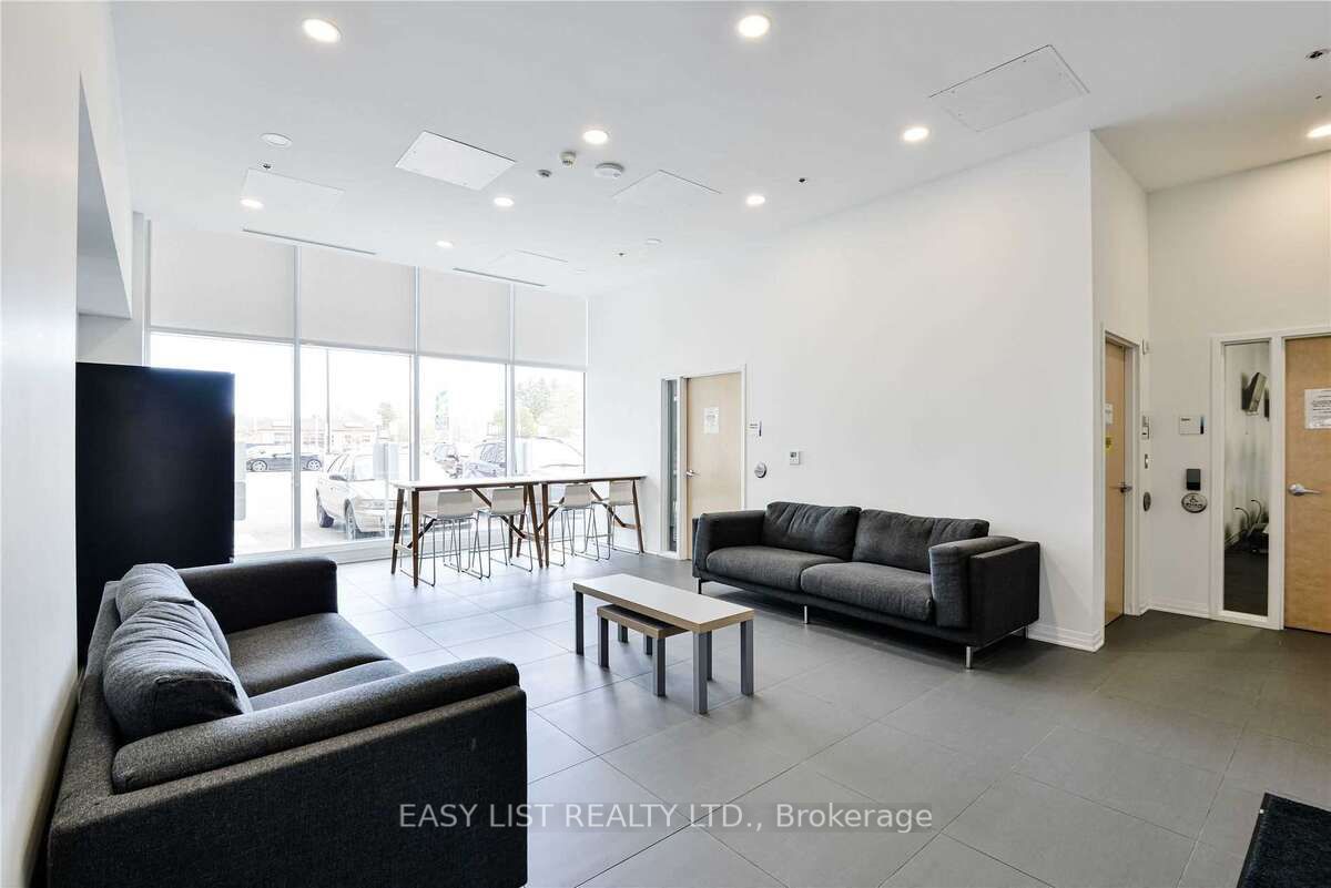 1900 Simcoe Street N 542 Property Photo 15