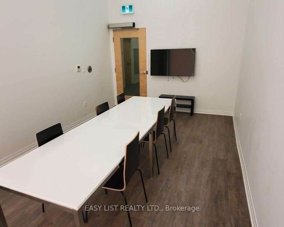 1900 Simcoe Street N 542 Property Photo 17