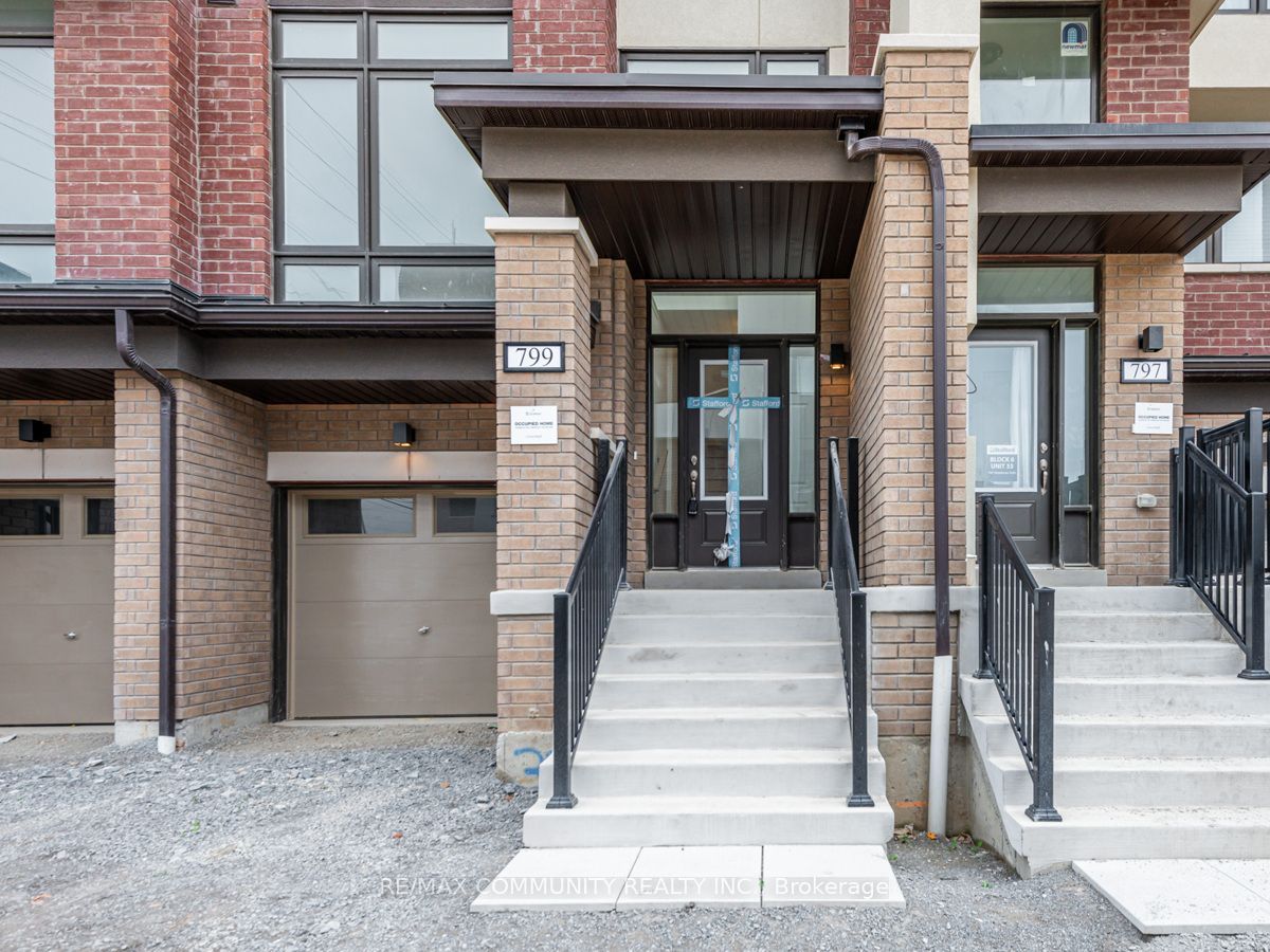 799 Heathrow Path Property Photo 12