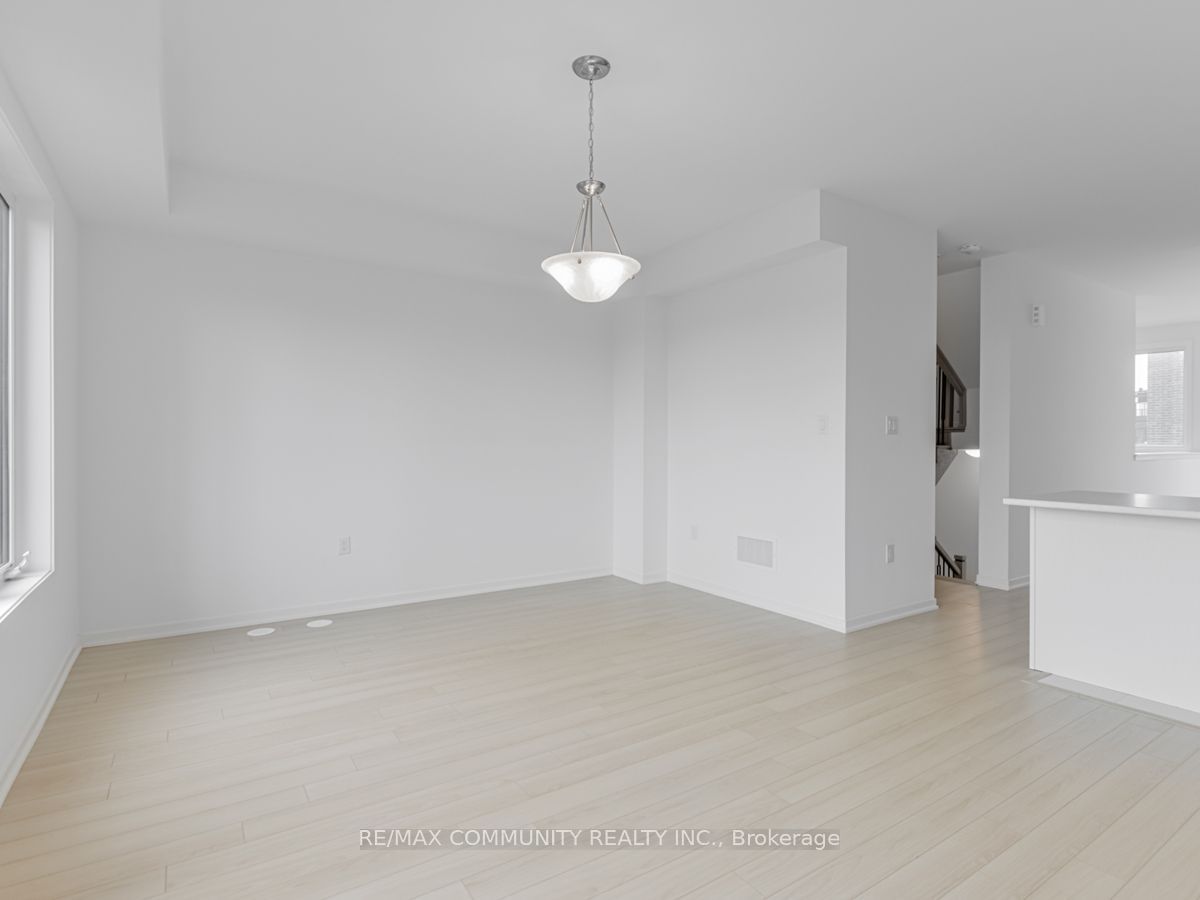799 Heathrow Path Property Photo 21