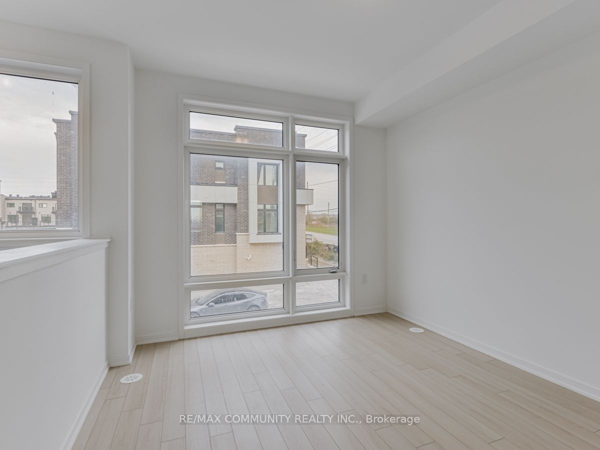 799 Heathrow Path Property Photo 22