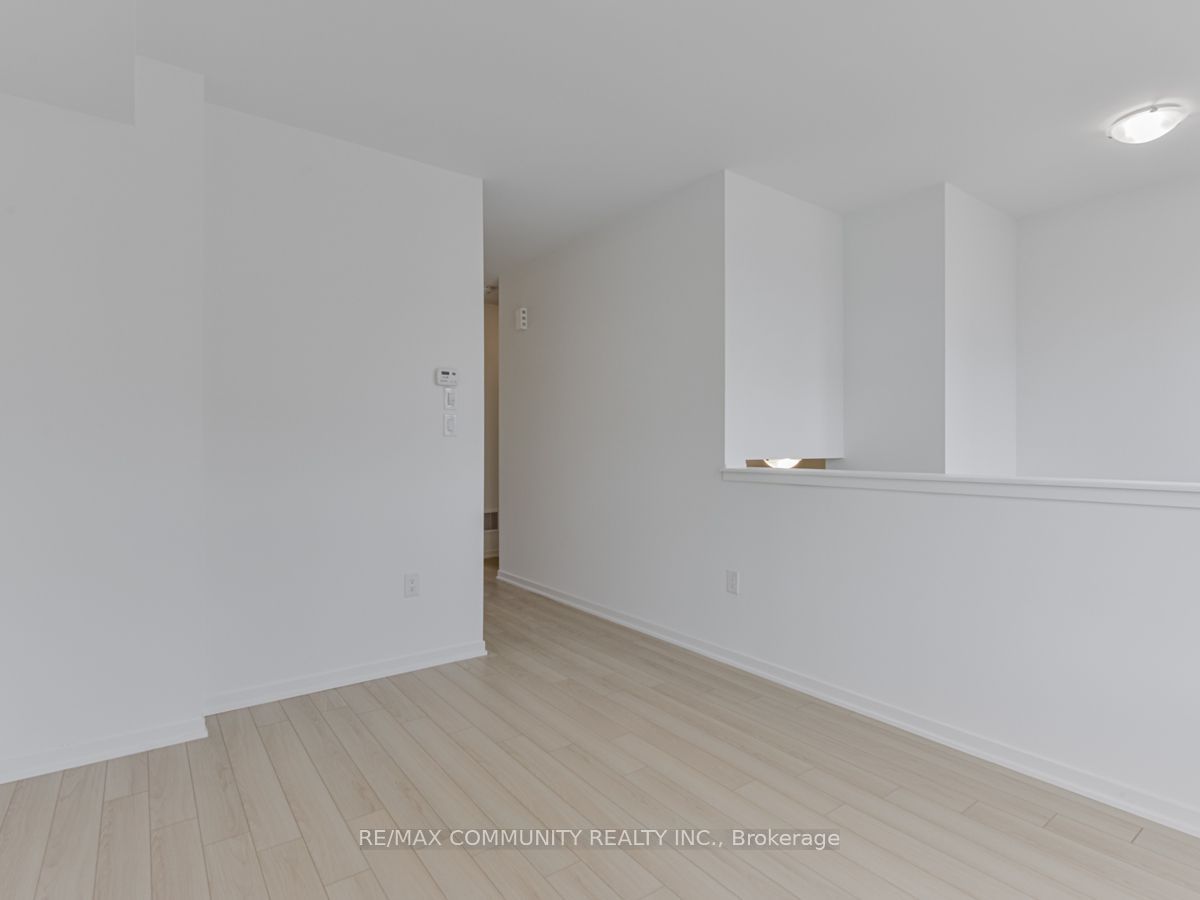 799 Heathrow Path Property Photo 24