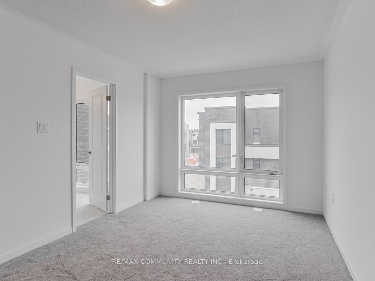 799 Heathrow Path Property Photo 28