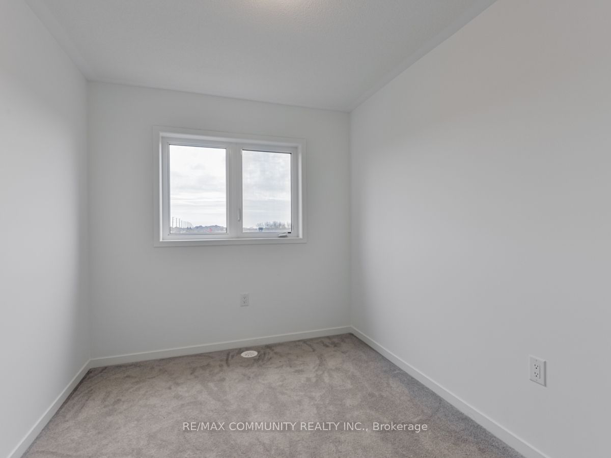 799 Heathrow Path Property Photo 32