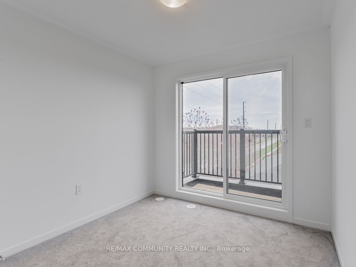 799 Heathrow Path Property Photo 33