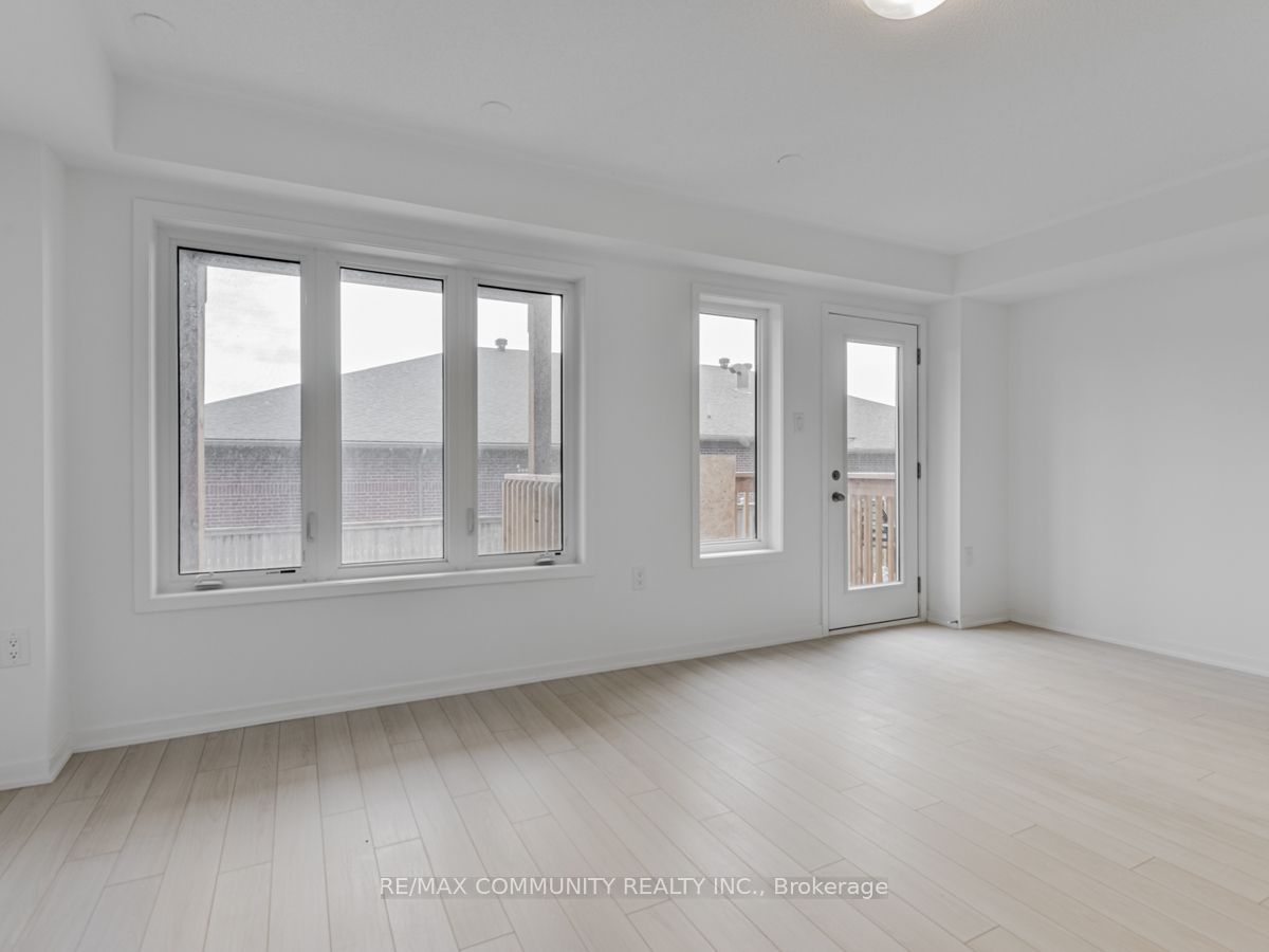 799 Heathrow Path Property Photo 38
