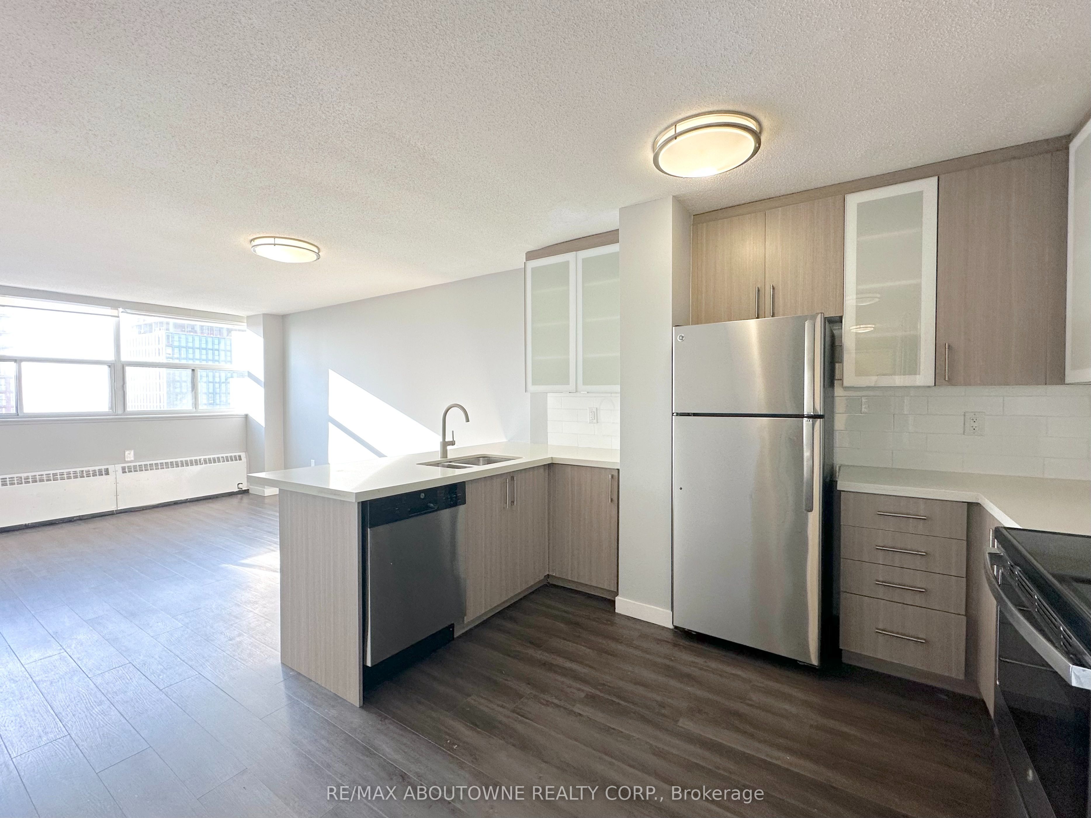 255 Main Street 211 Property Photo 1