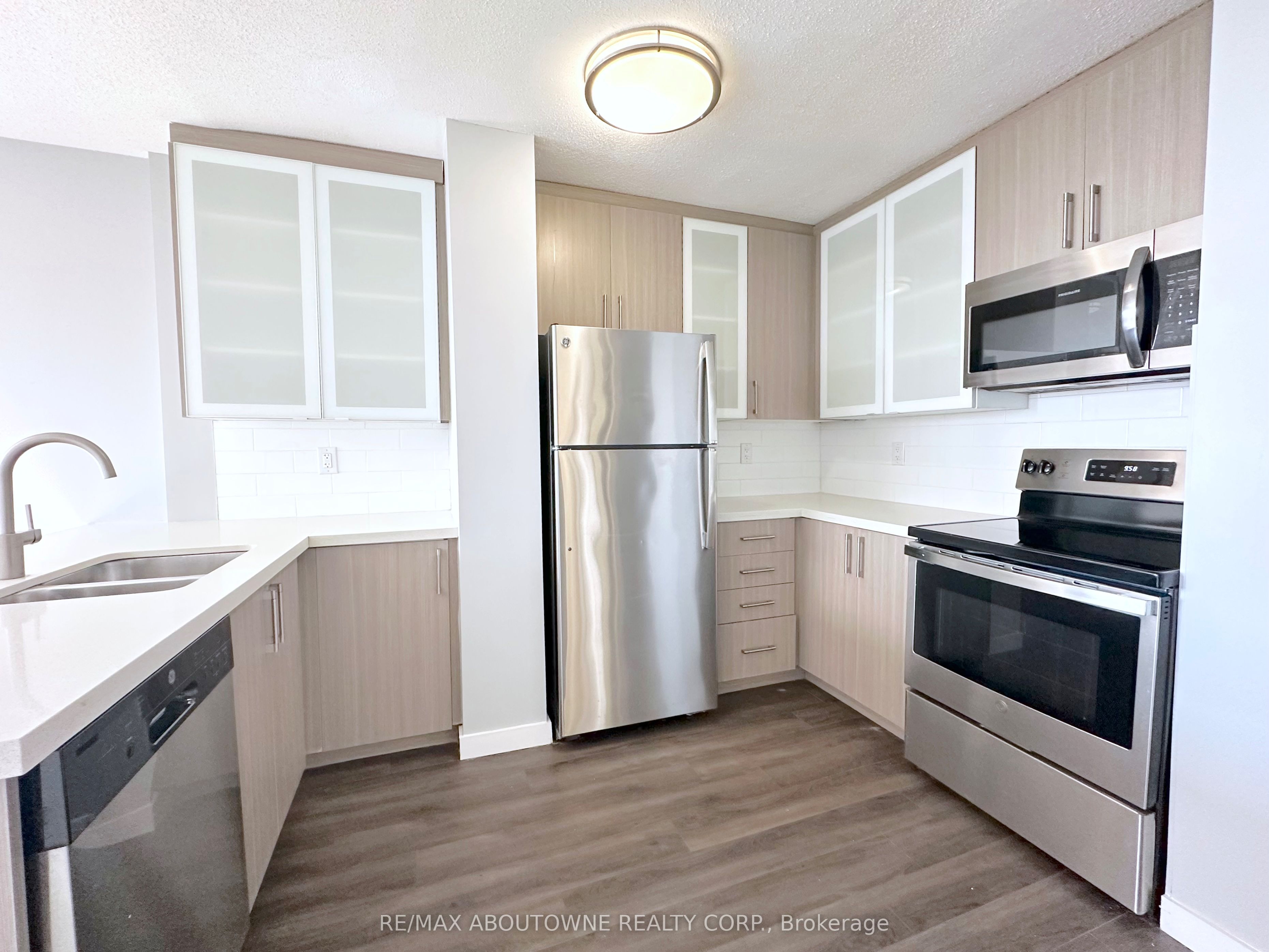 255 Main Street 211 Property Photo 2