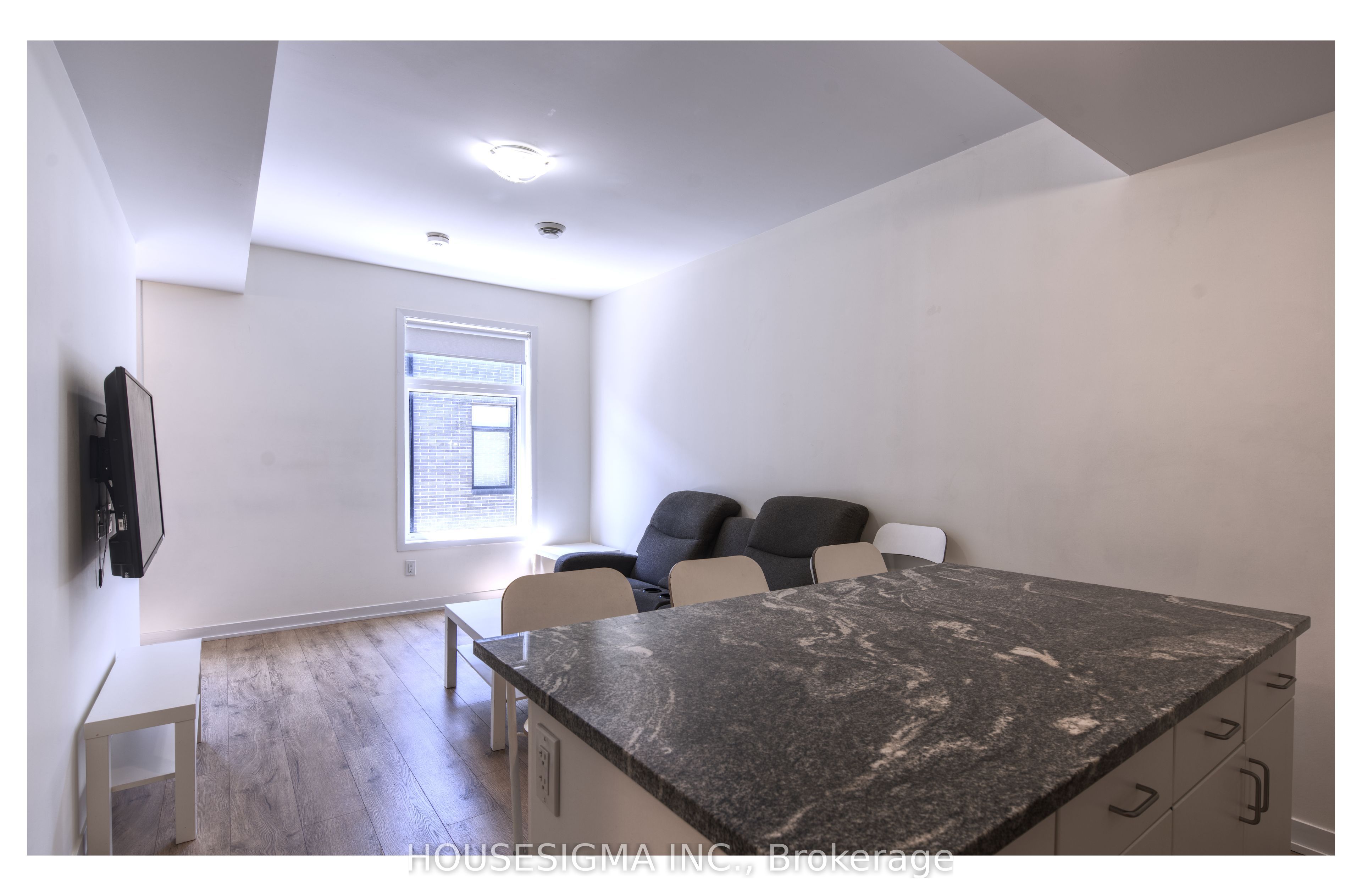 1720 Simcoe Street N 28 Property Photo 6