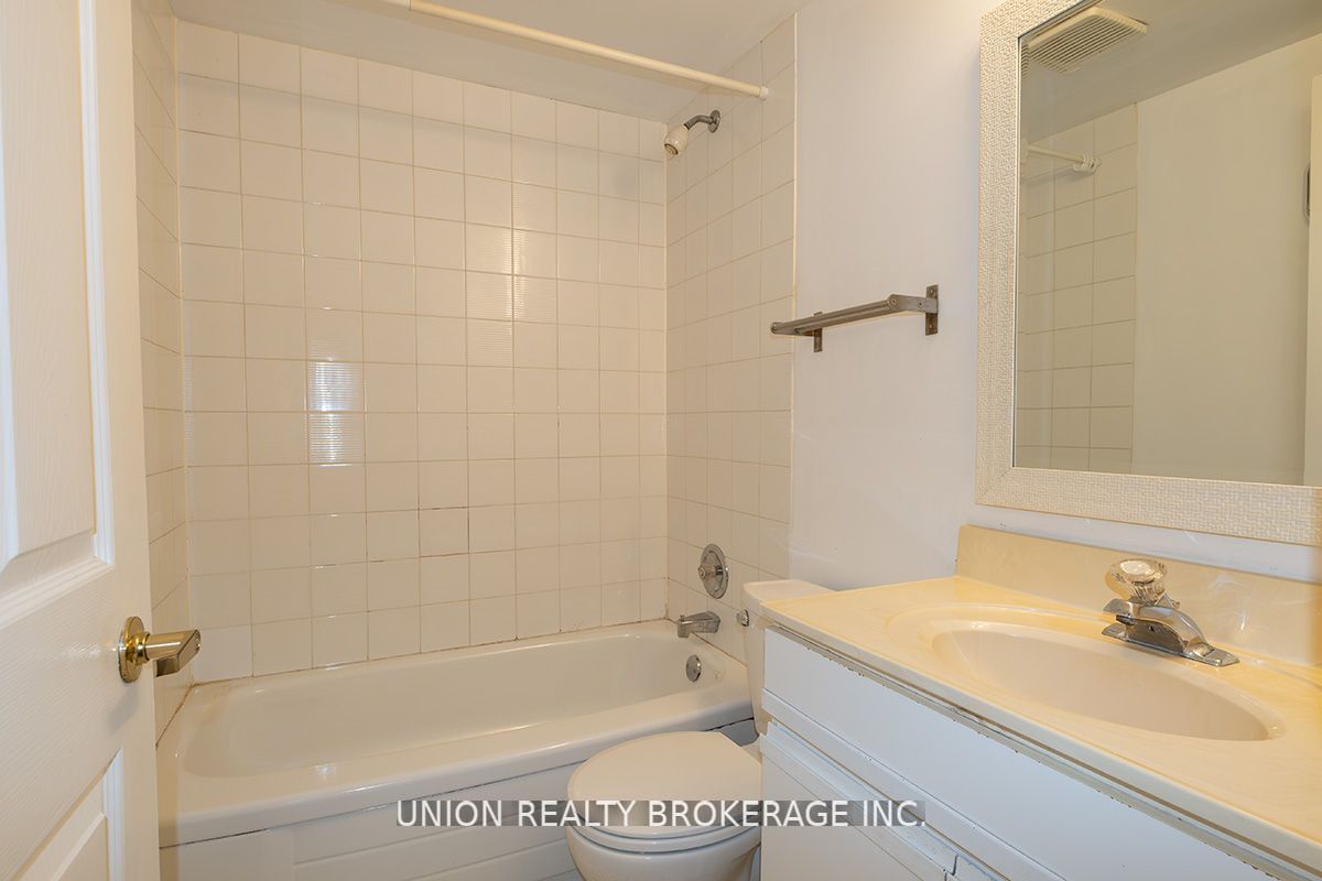 33 Balsam Avenue B1 Property Photo 6