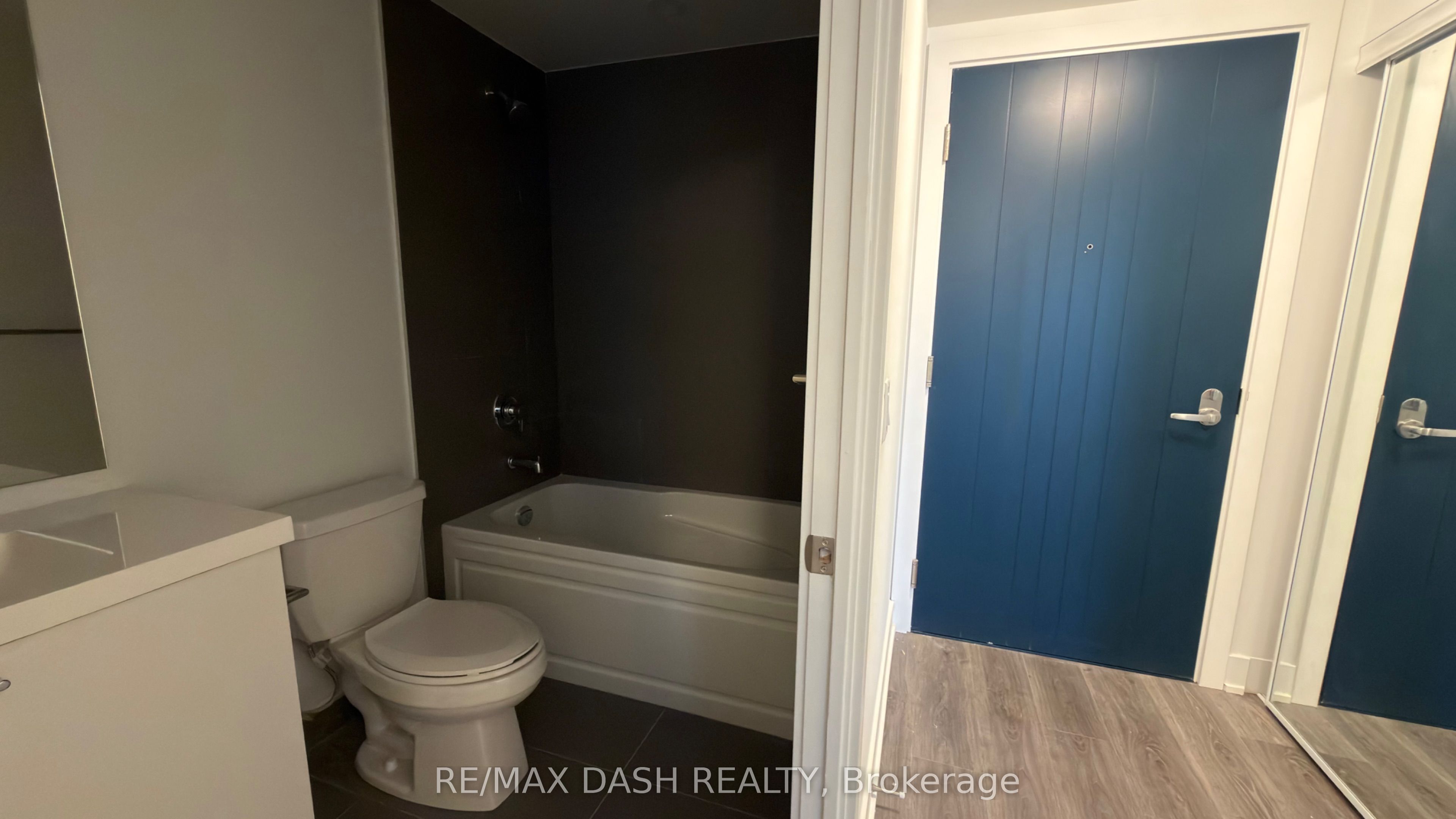 2545 Simcoe Street N 435 Property Photo 4