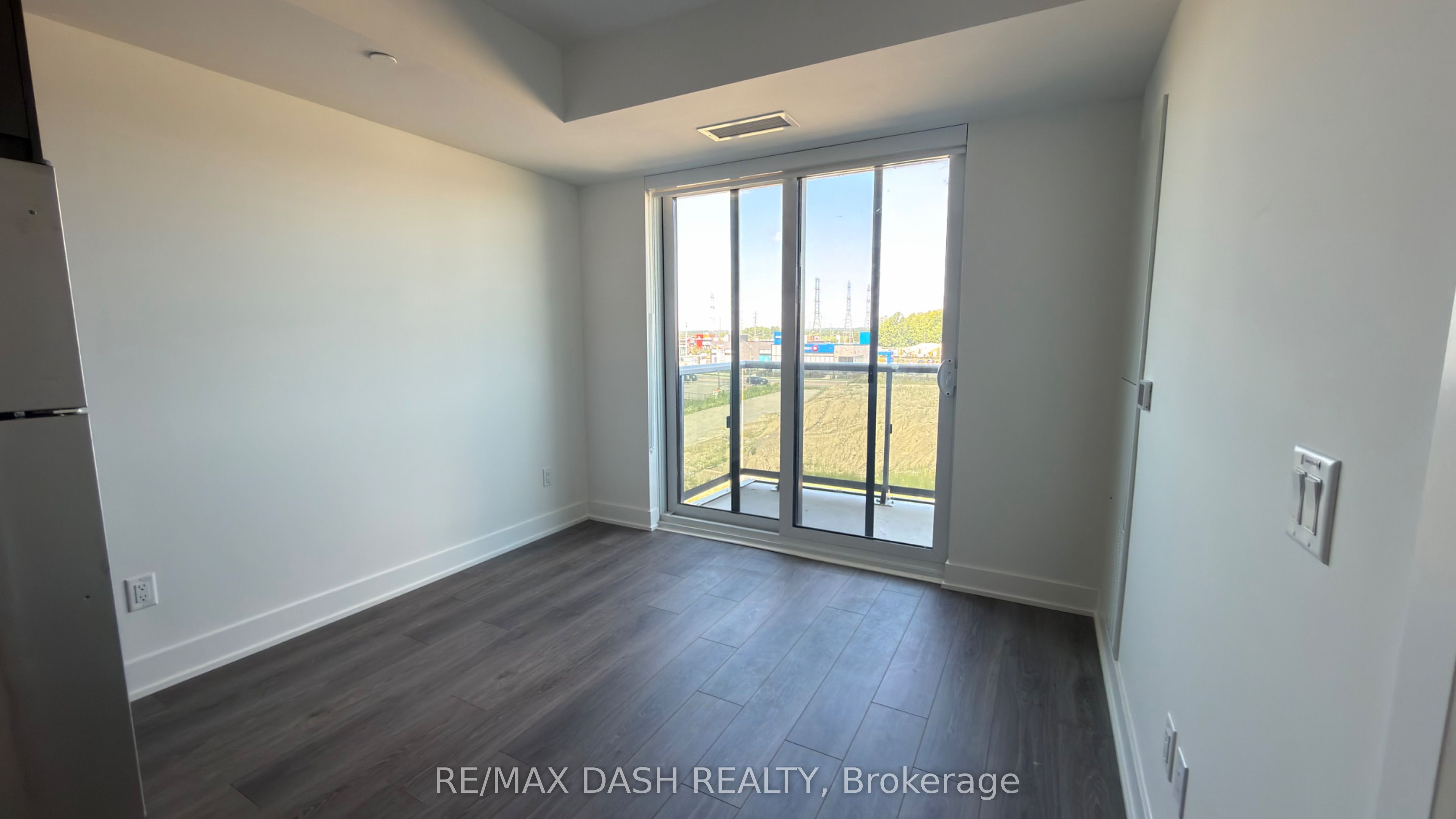 2545 Simcoe Street N 435 Property Photo 11