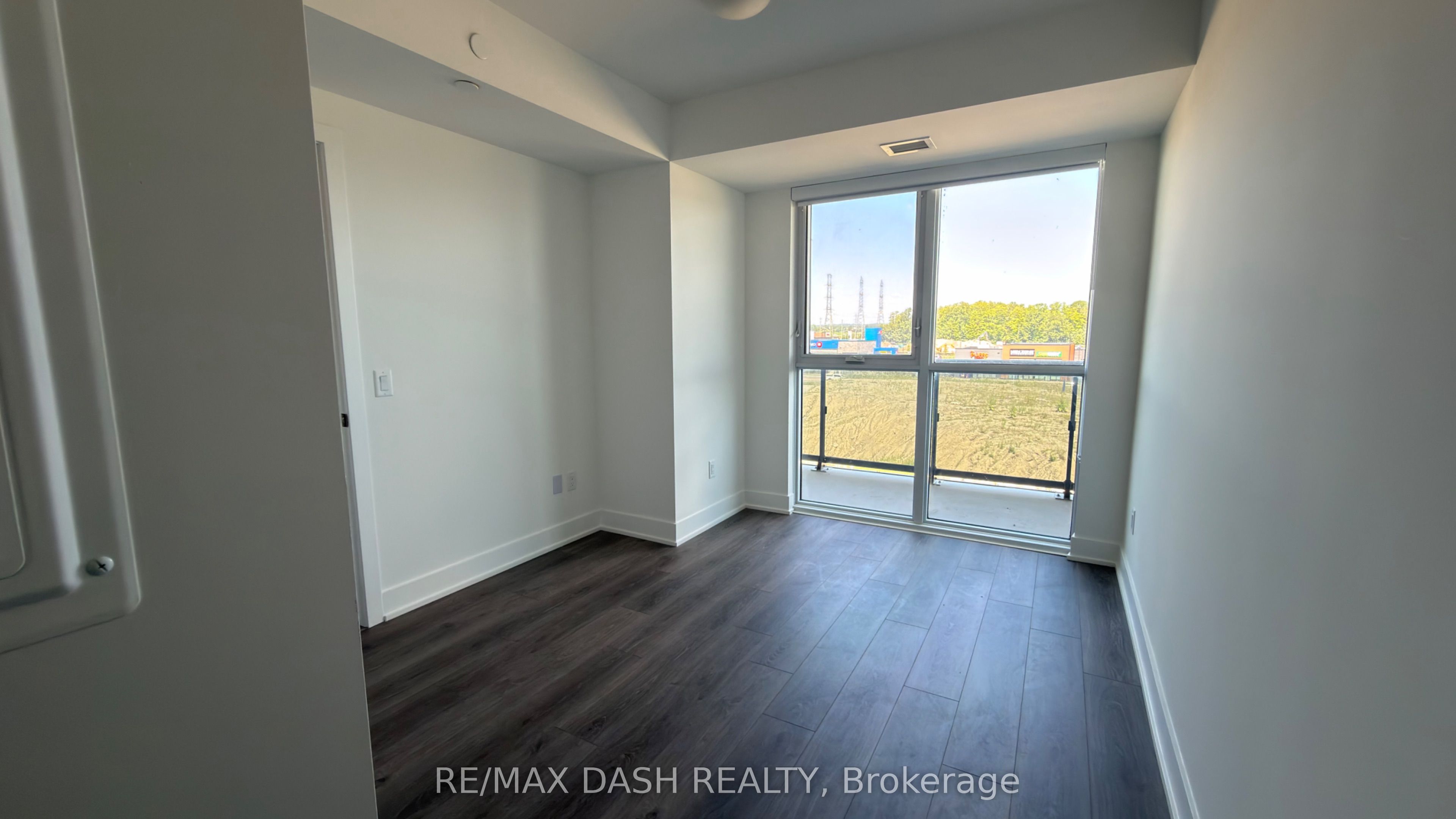 2545 Simcoe Street N 435 Property Photo 14