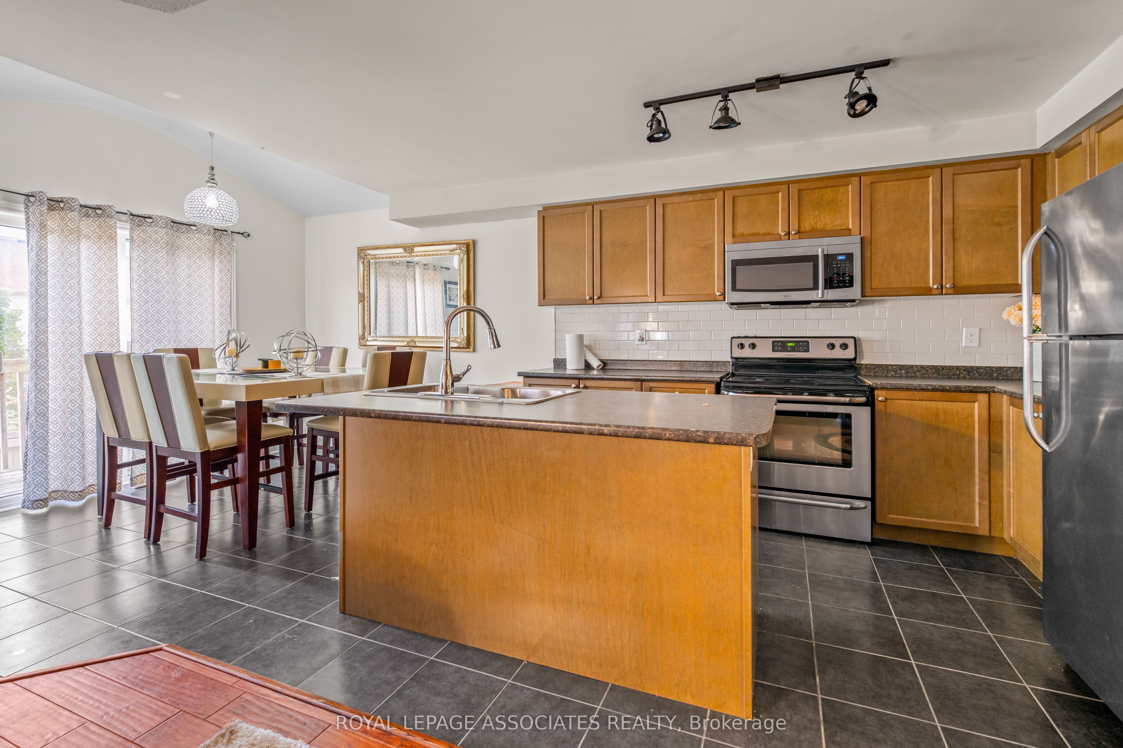 164 Dewell Crescent Property Photo 15