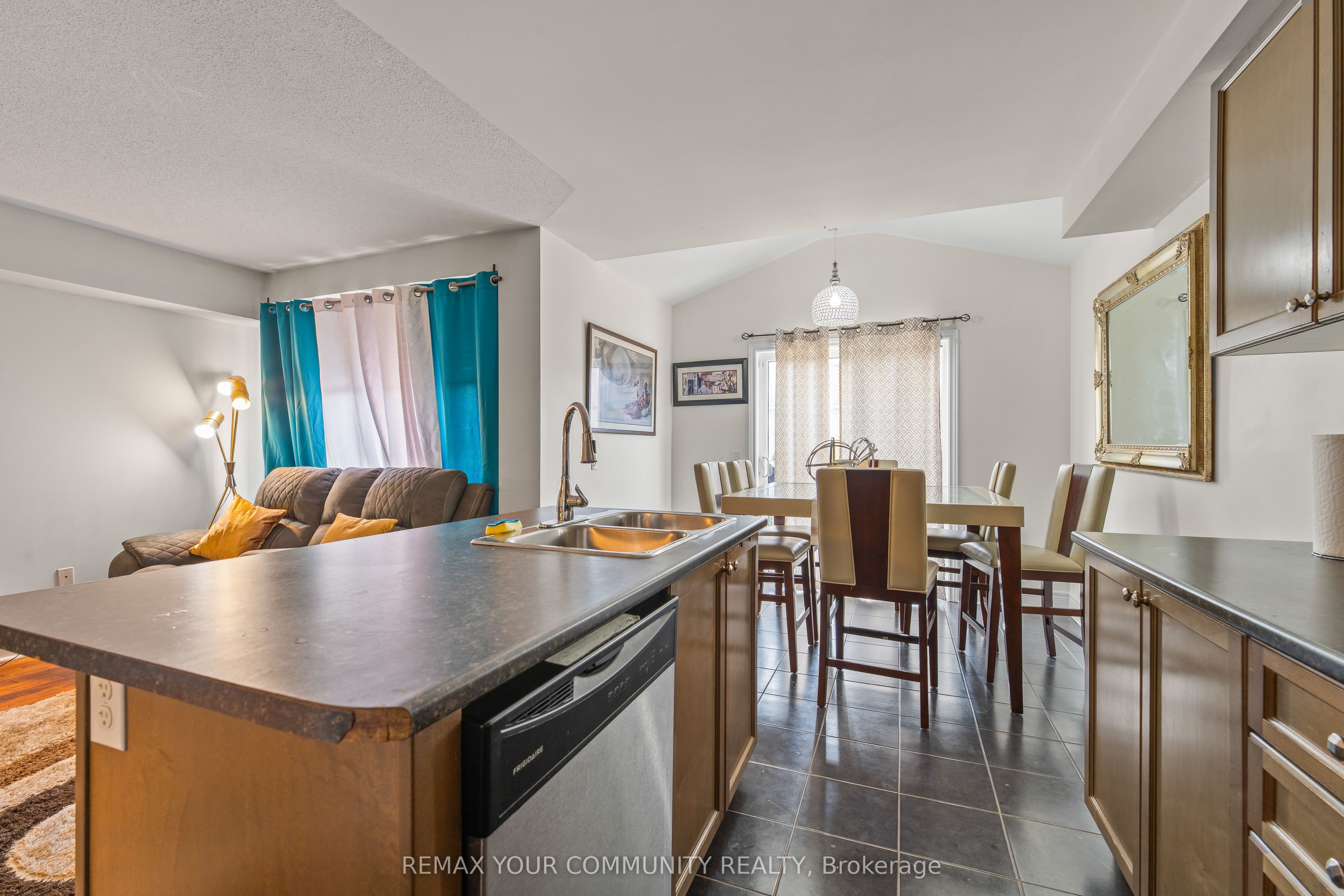 164 Dewell Crescent Property Photo 17