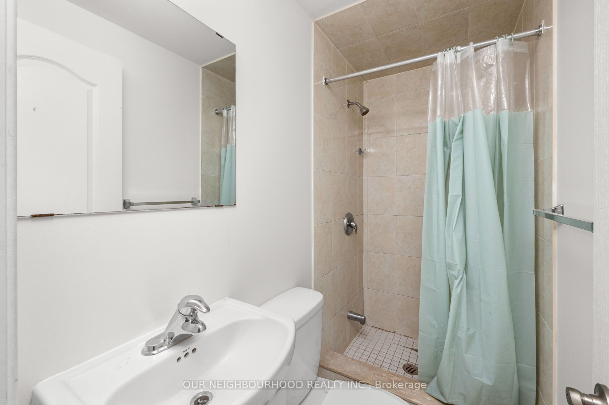 14 Tarsus Crescent Bsmt-st Property Photo 3