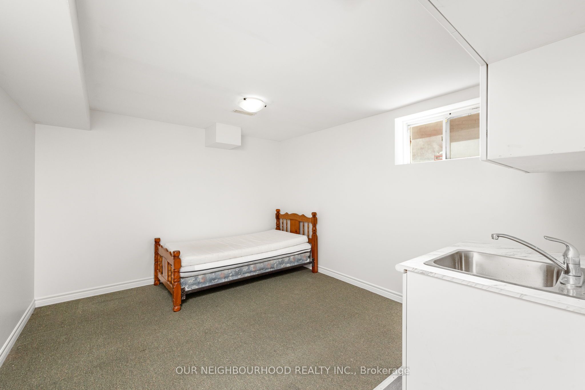 14 Tarsus Crescent Bsmt-st Property Photo 6