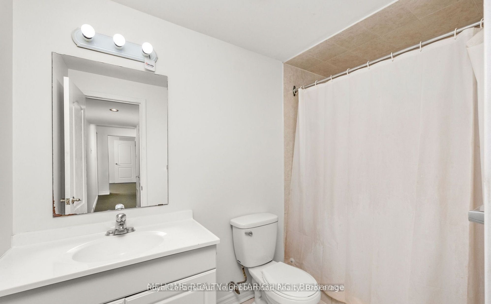 14 Tarsus Crescent Bsmt 2 Property Photo 10
