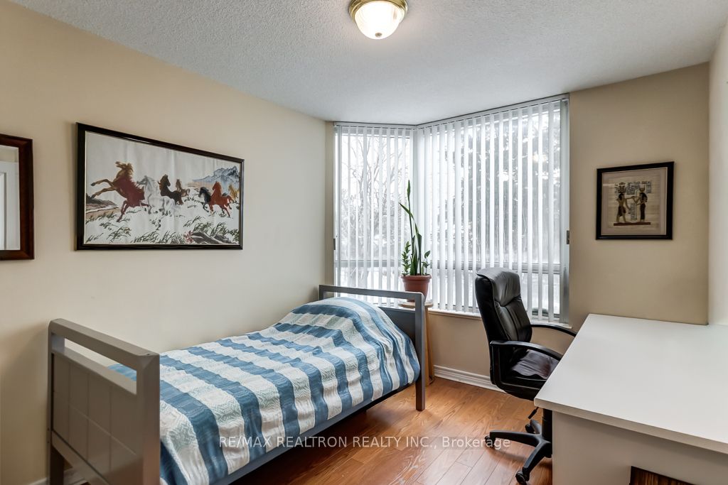 68 Corporate Drive 526 Property Photo 14