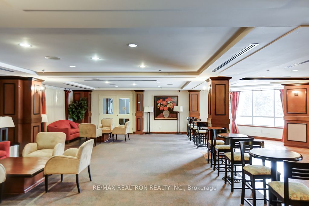 68 Corporate Drive 526 Property Photo 19