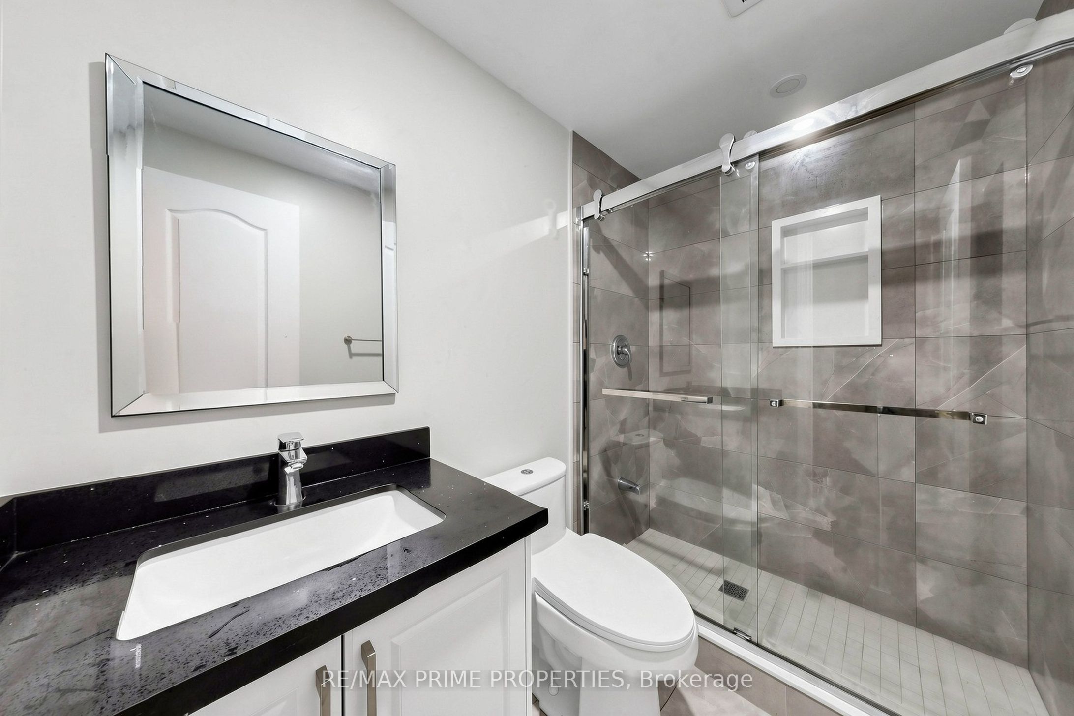 11 Keenlyside Lane Property Photo 32