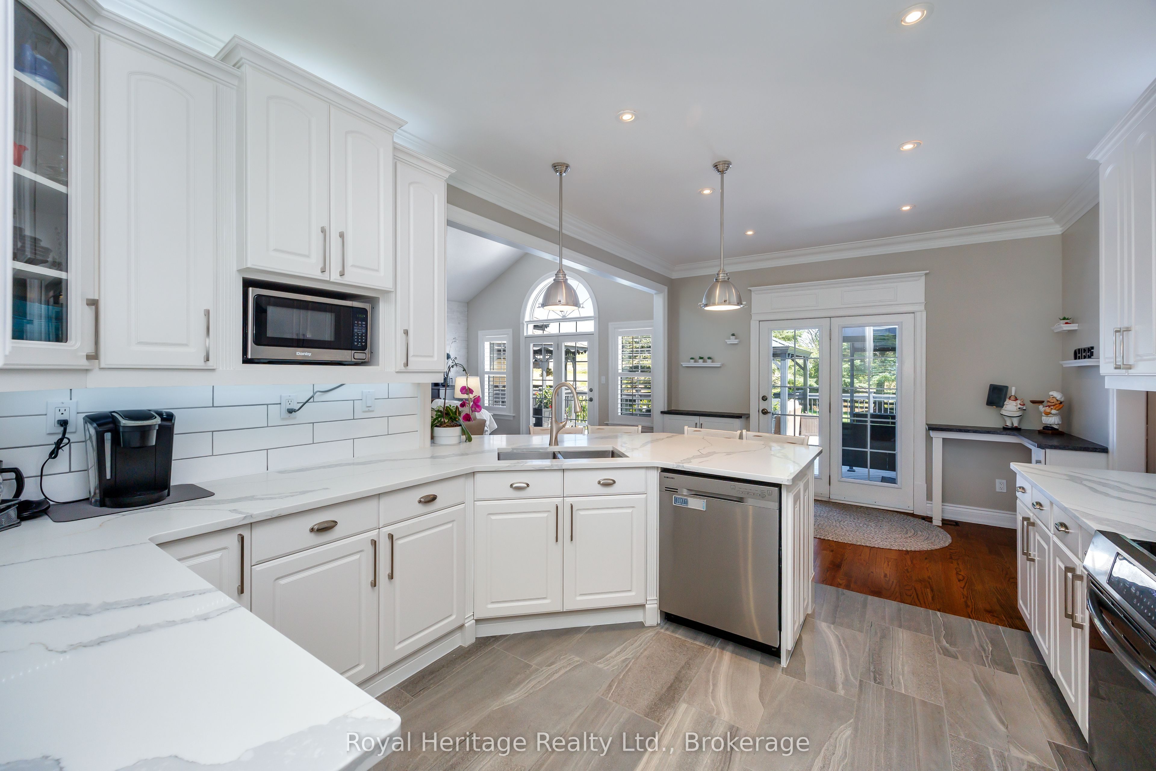 465 Chalk Lake Road Property Photo 7