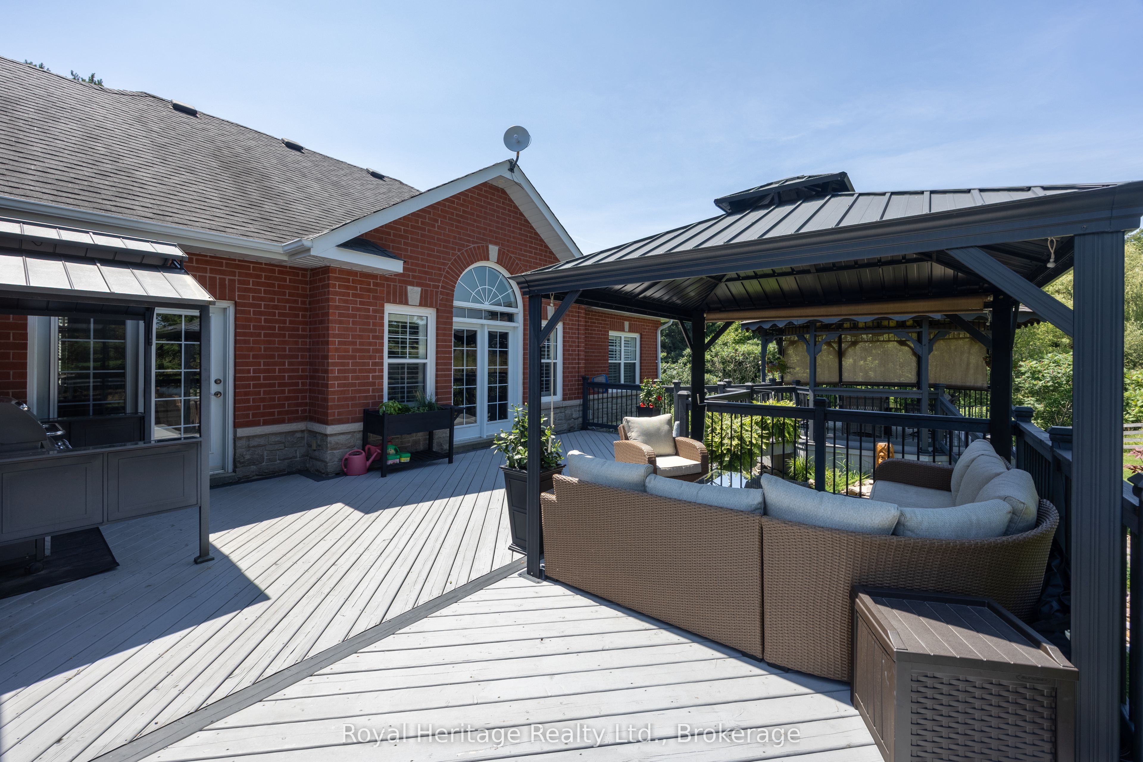 465 Chalk Lake Road Property Photo 36